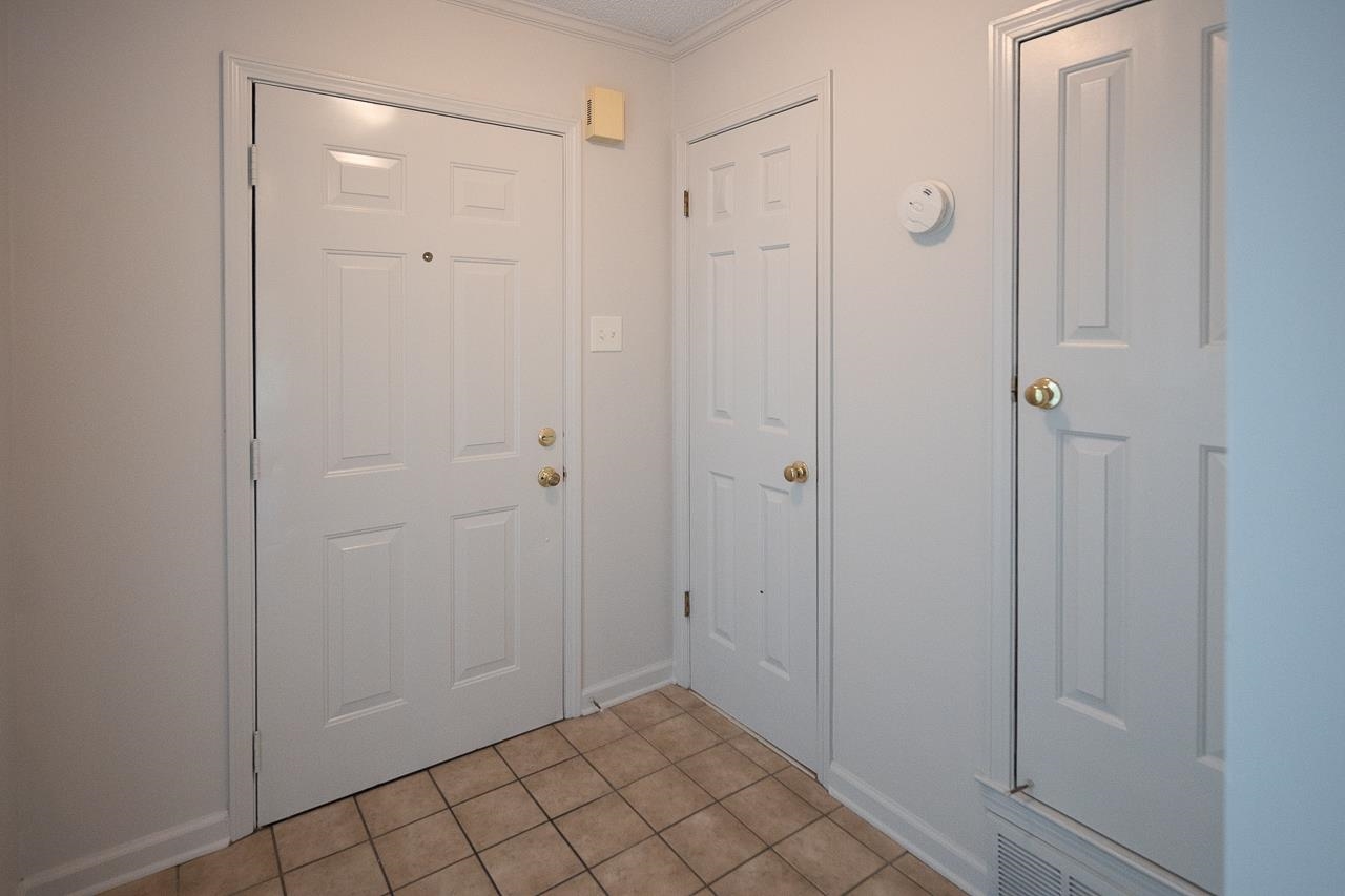 6656 PONDSIDE CIR Unit: 2