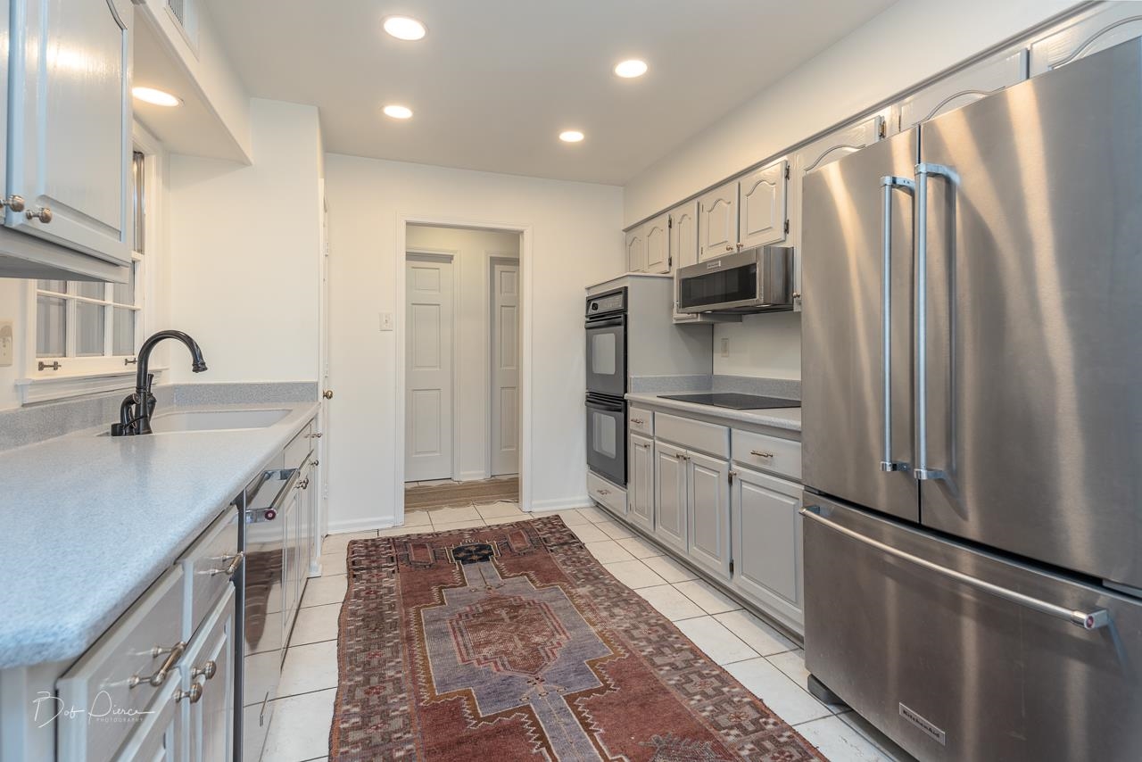 1769 LINDELL CV