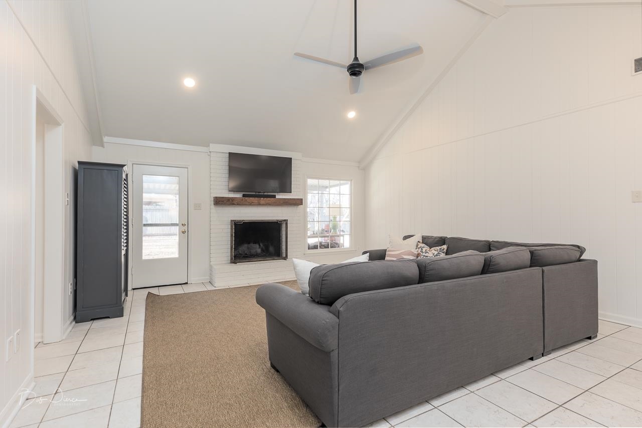 1769 LINDELL CV