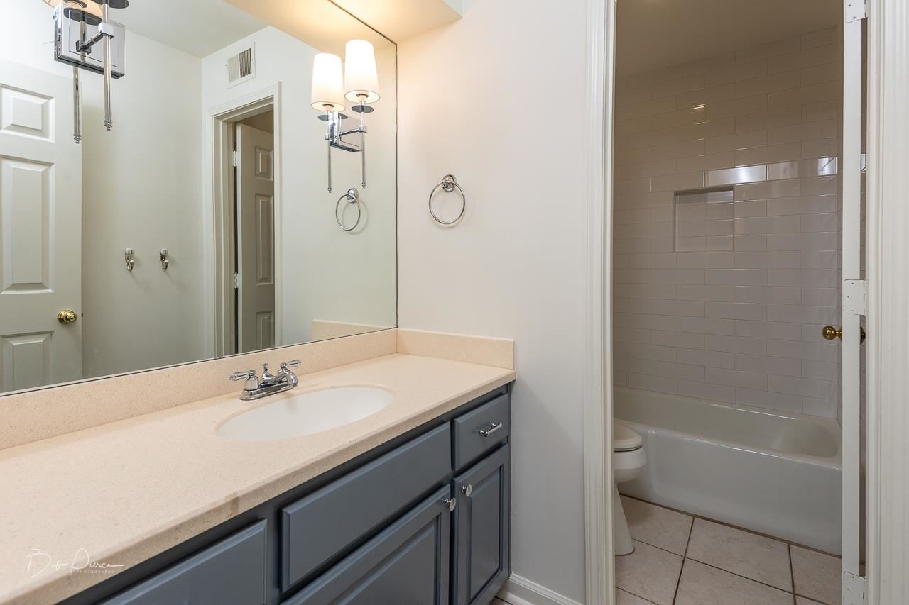 1769 LINDELL CV