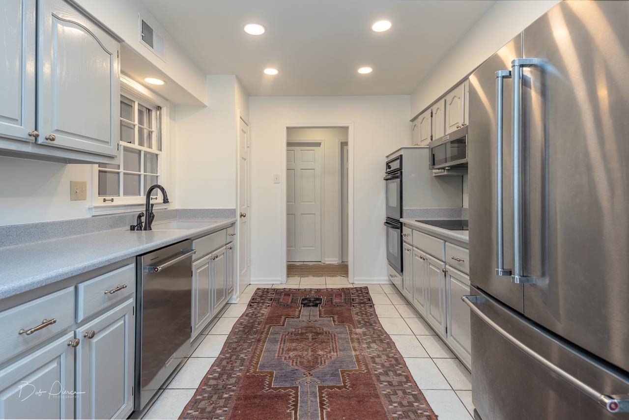 1769 LINDELL CV