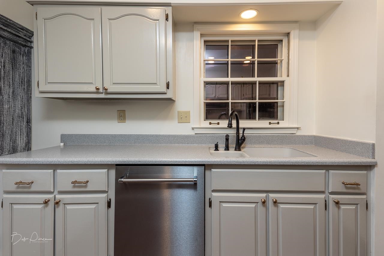 1769 LINDELL CV