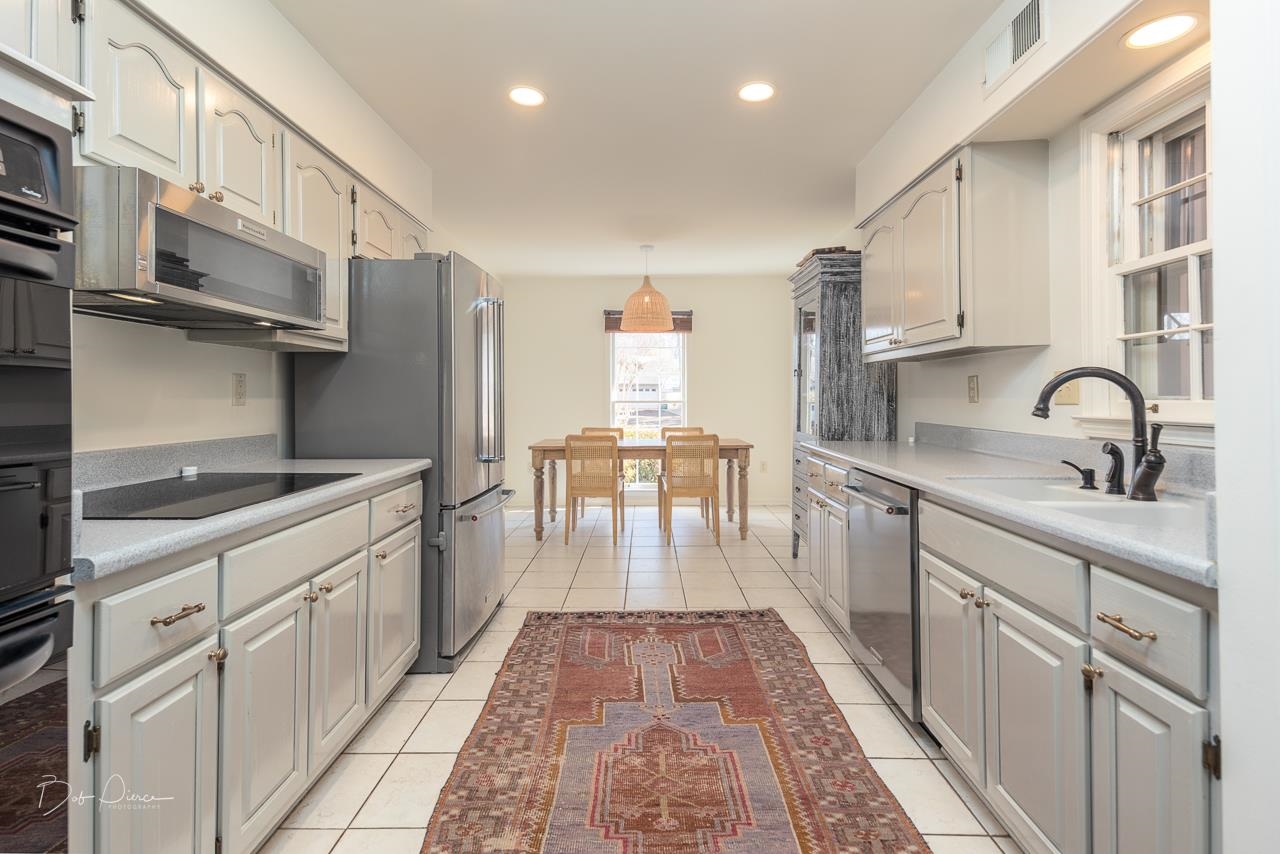 1769 LINDELL CV