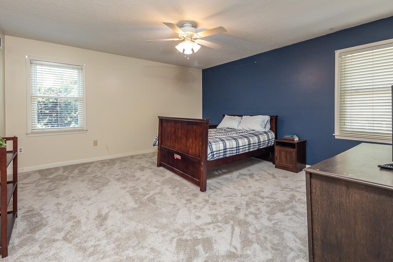 8038 GORINGWOOD LN