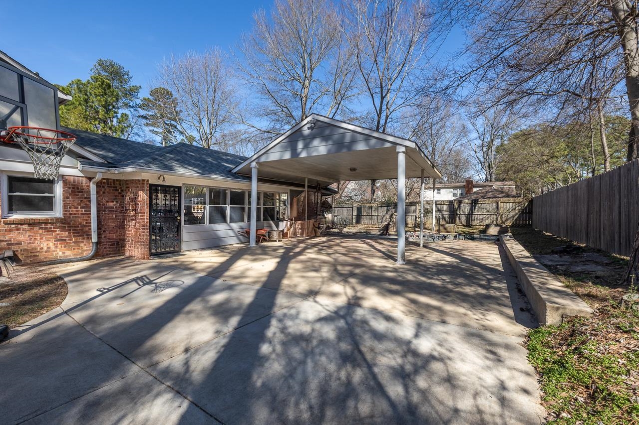 8038 GORINGWOOD LN