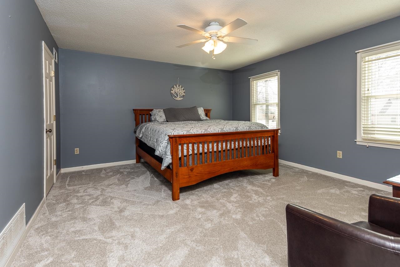 8038 GORINGWOOD LN