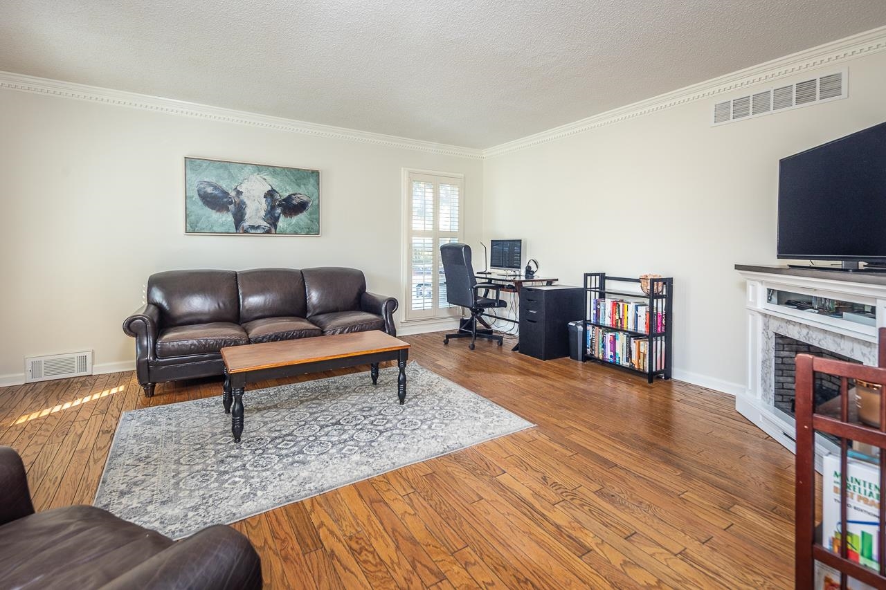8038 GORINGWOOD LN