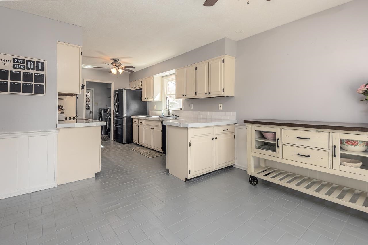 8038 GORINGWOOD LN