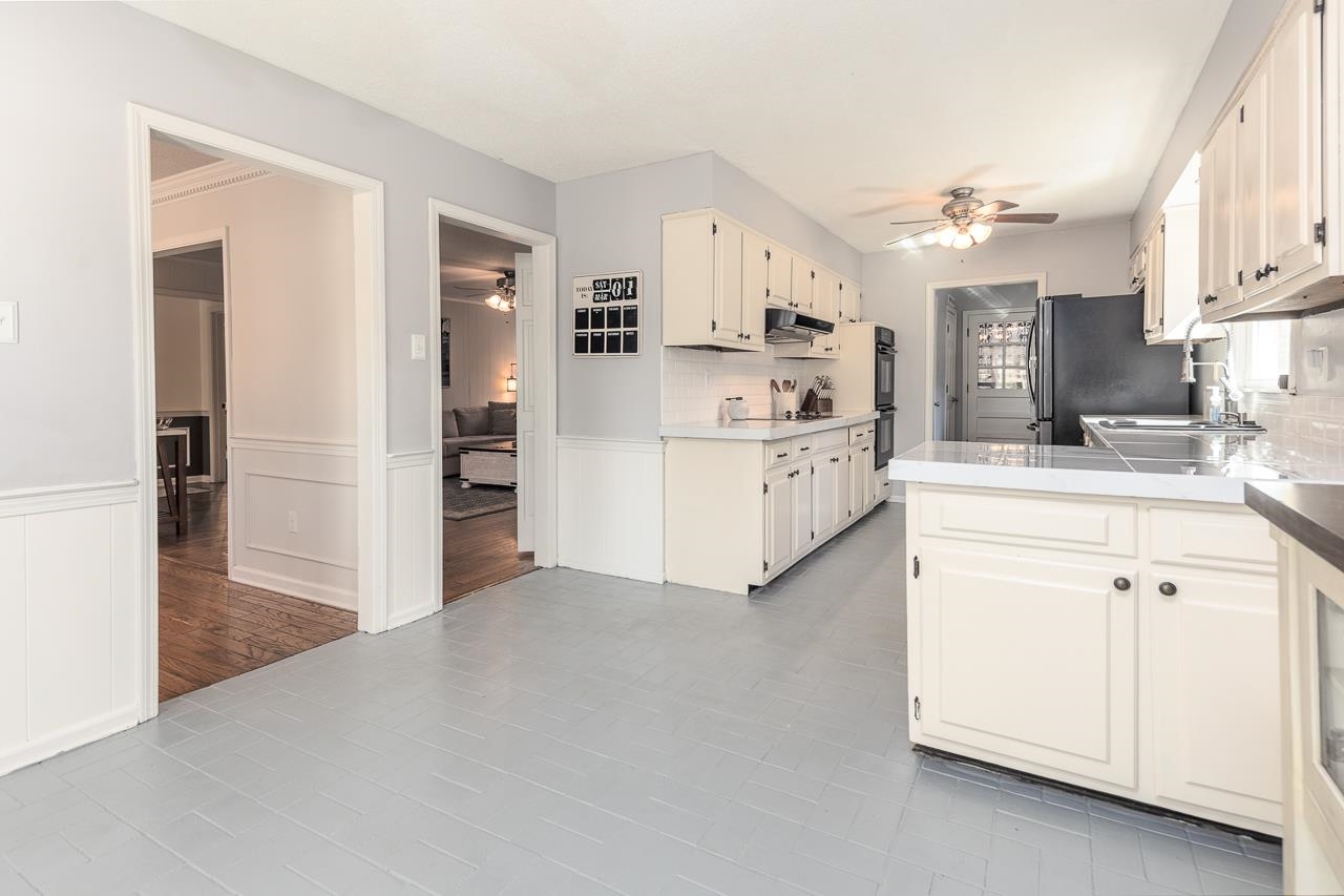 8038 GORINGWOOD LN