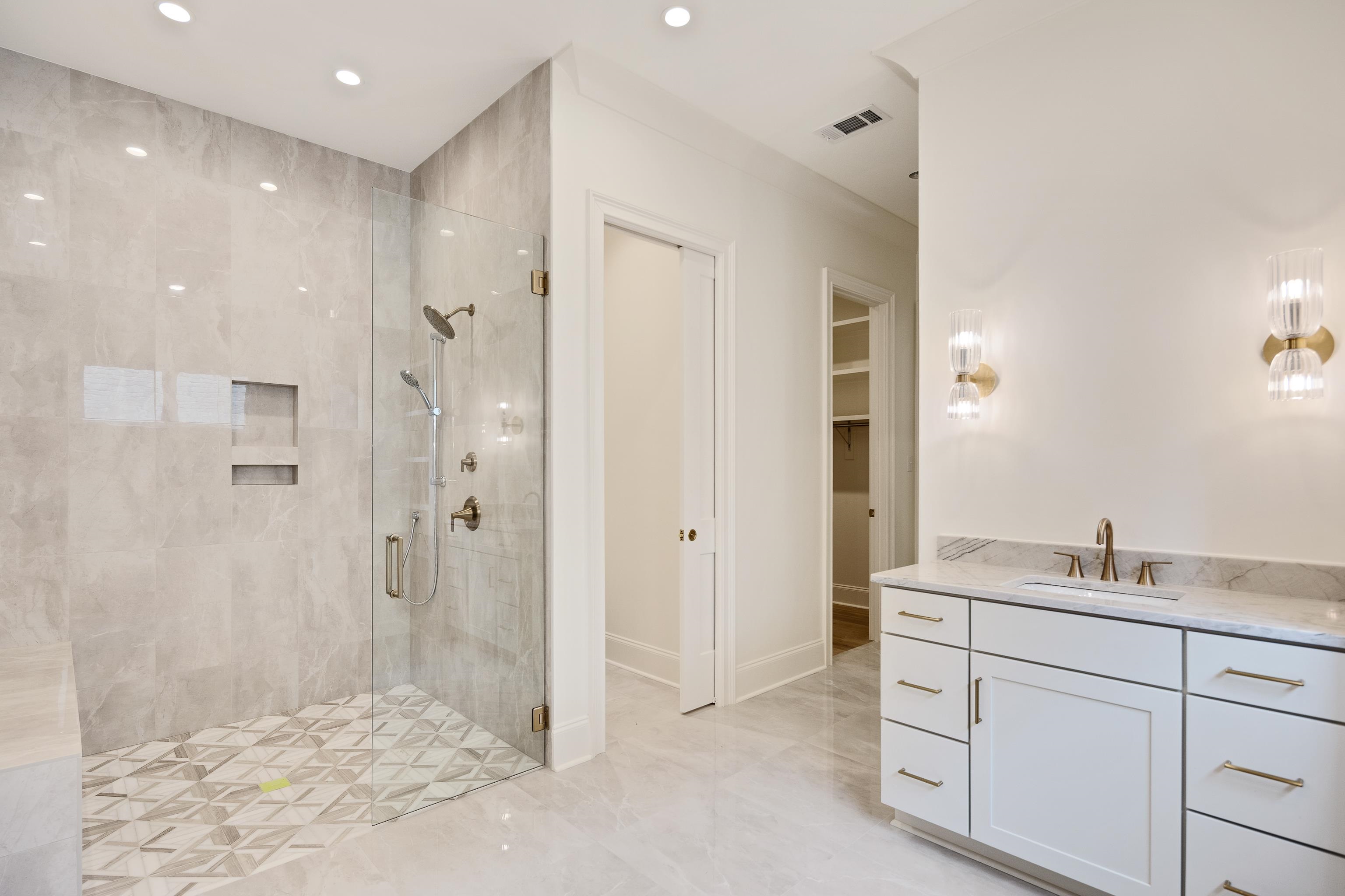 7195 MCVAY MANOR CV