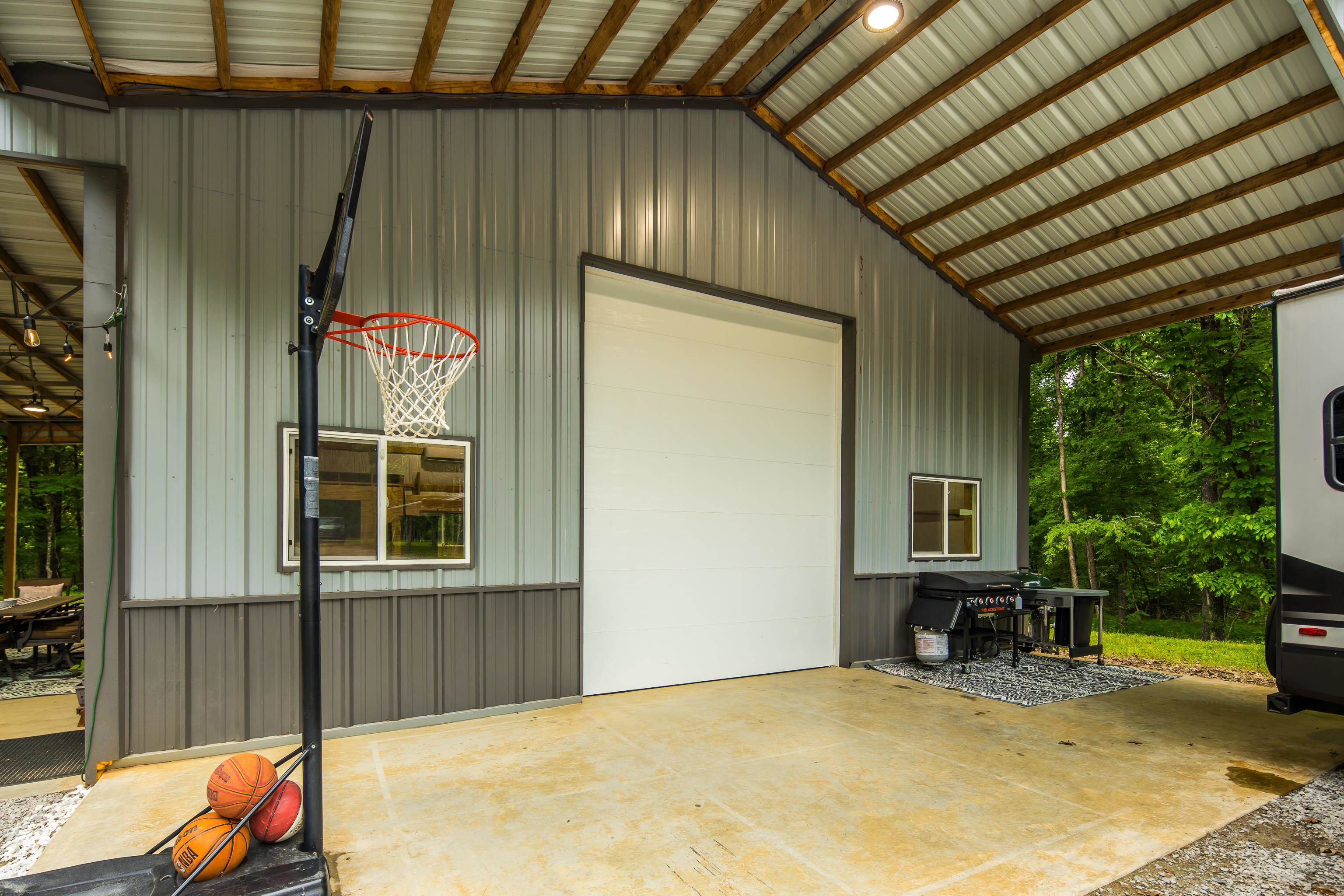 2720 DONELSON DR