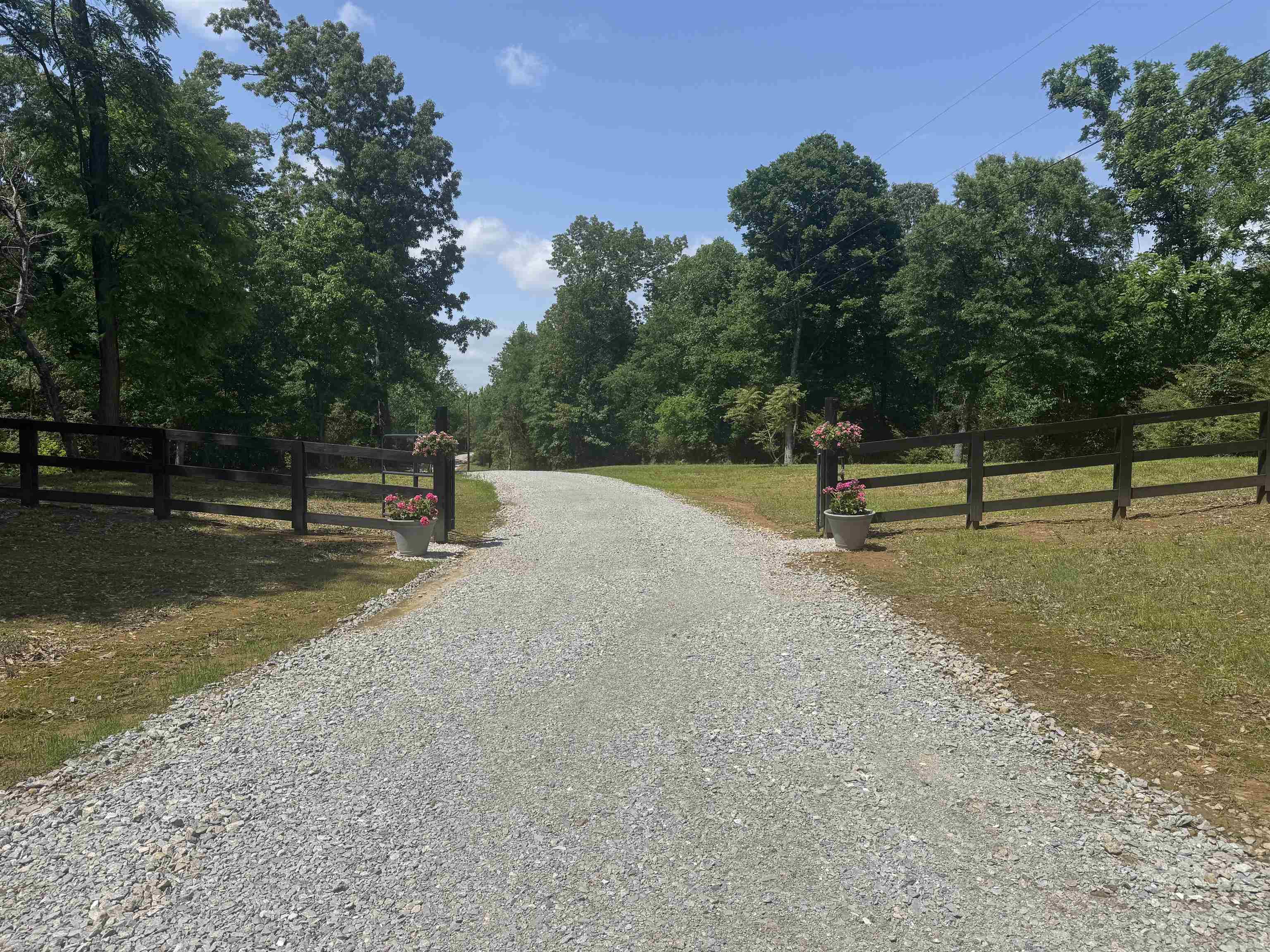 2720 DONELSON DR