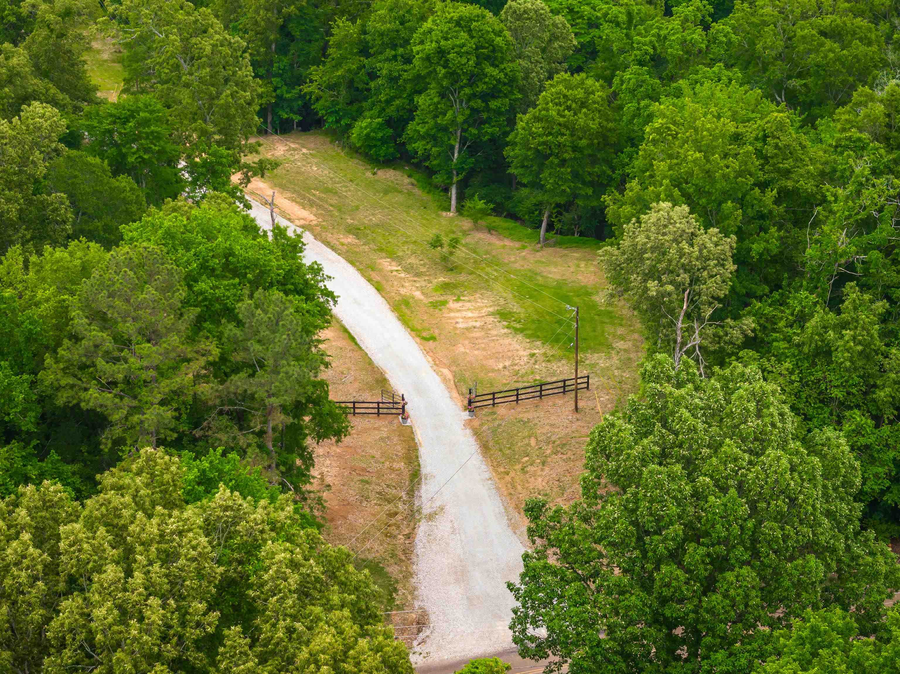 2720 DONELSON DR