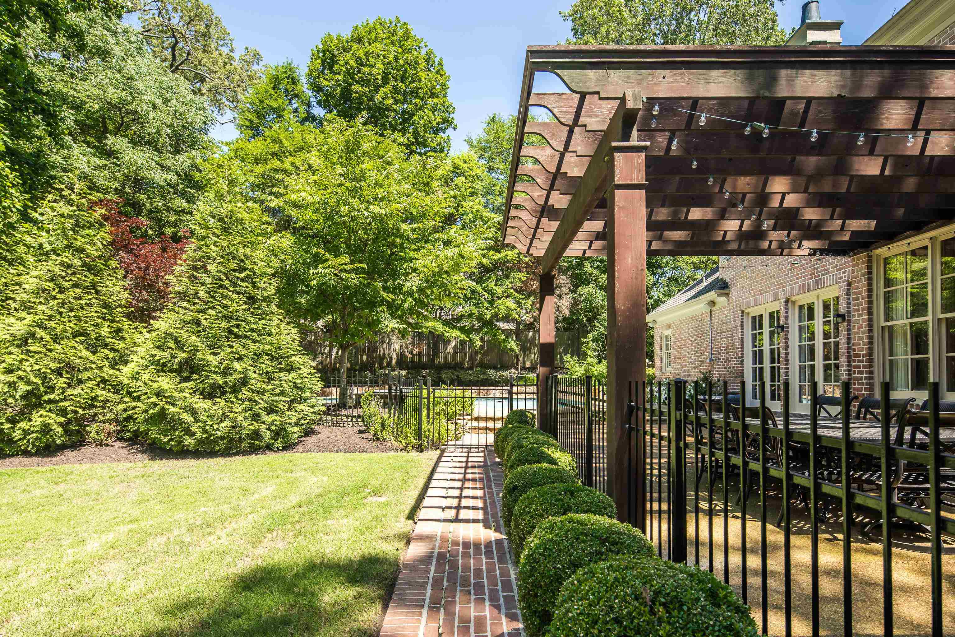 7726 CHAPEL CREEK PKY N