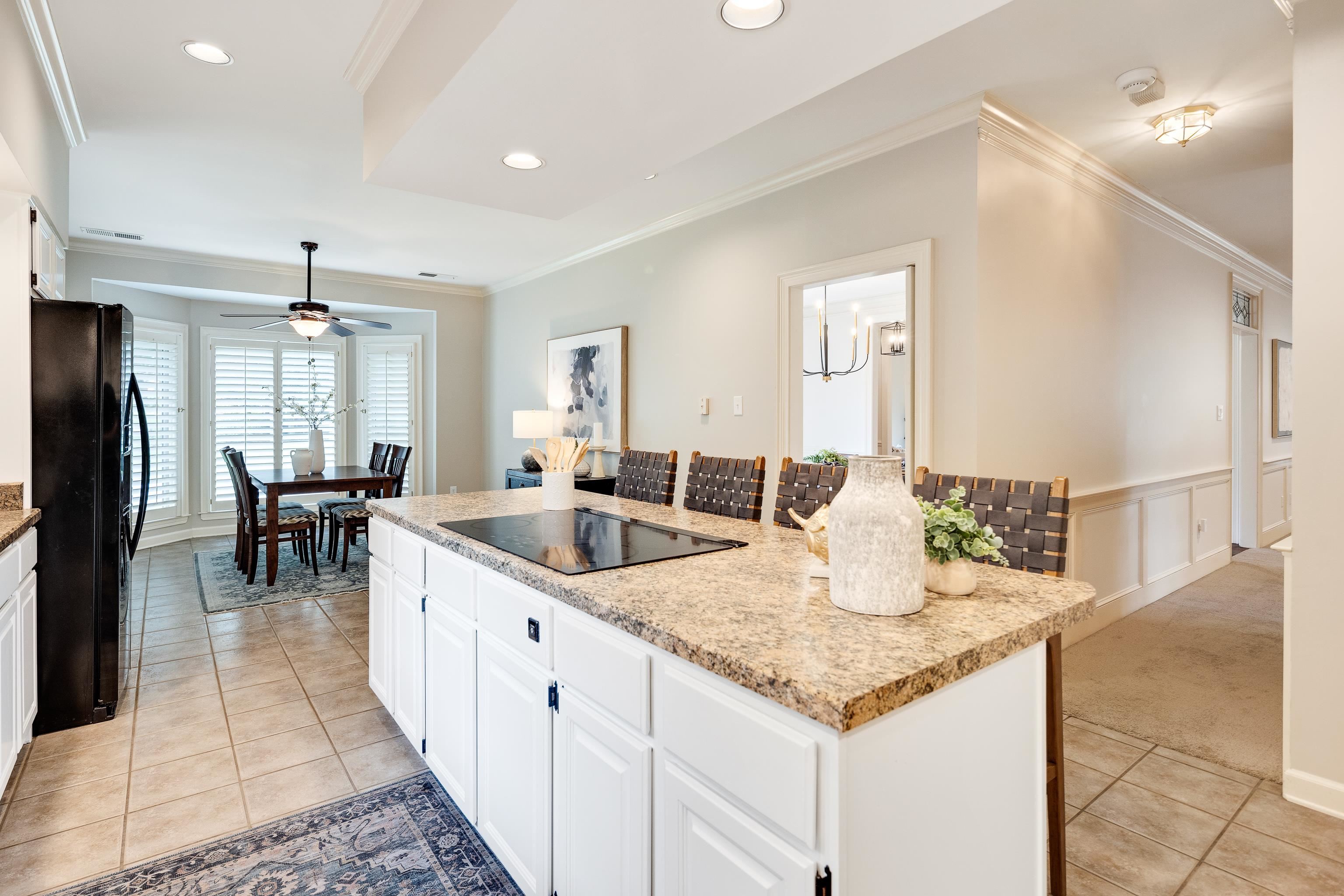 8494 WOODLANE DR