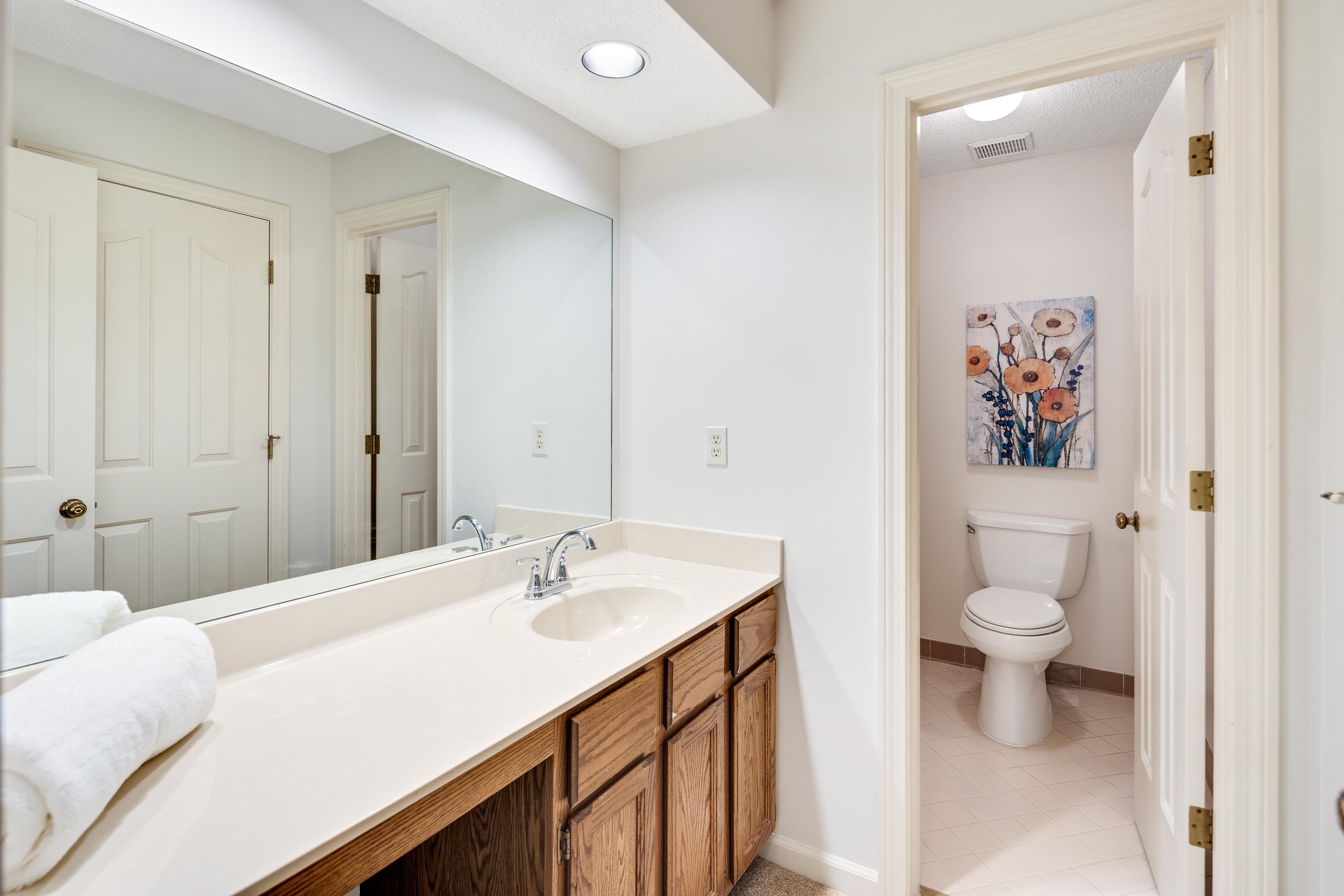 8494 WOODLANE DR