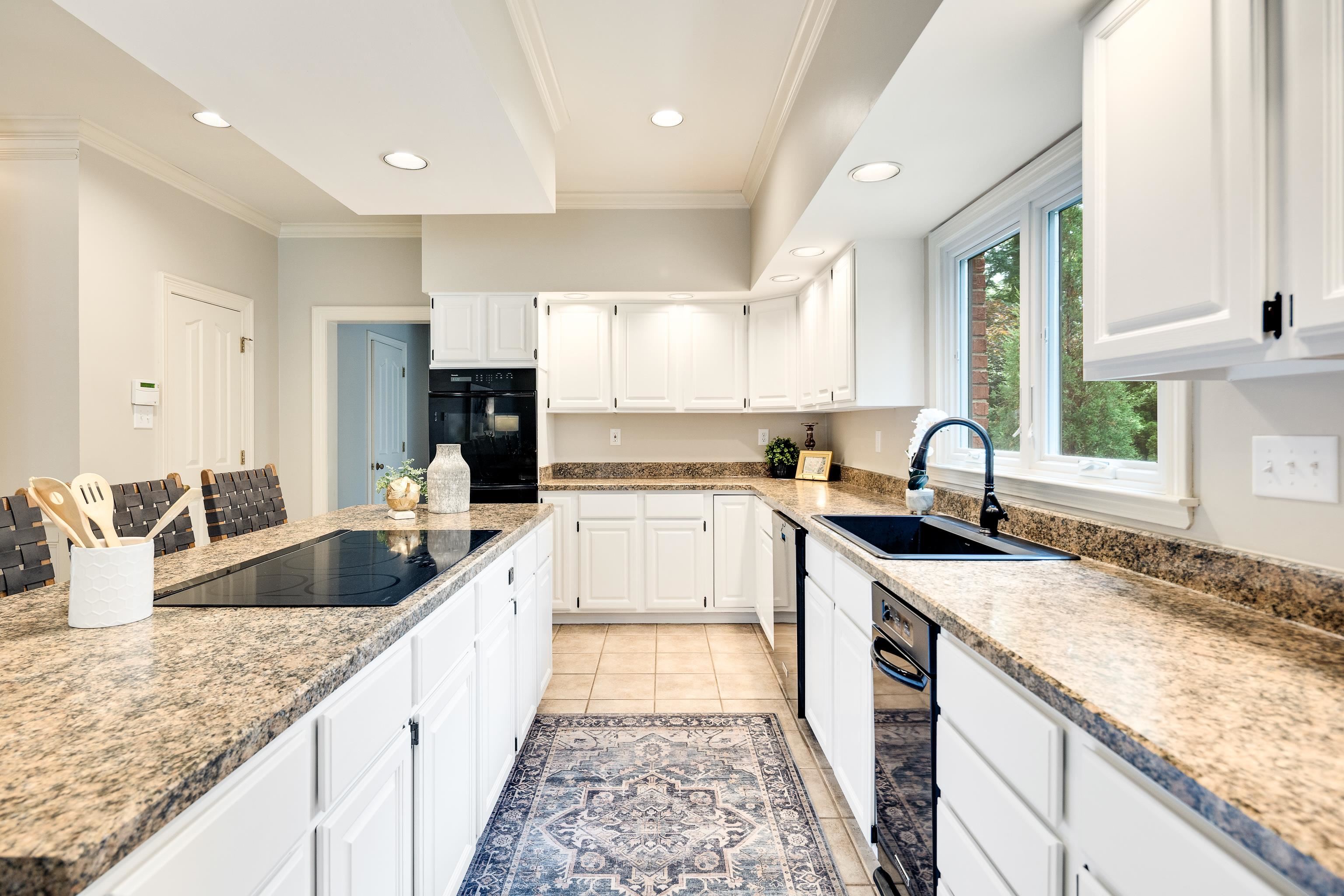 8494 WOODLANE DR