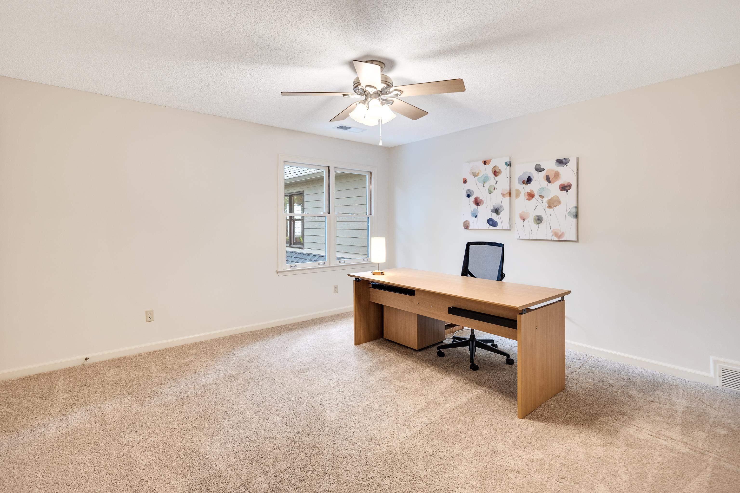 8494 WOODLANE DR