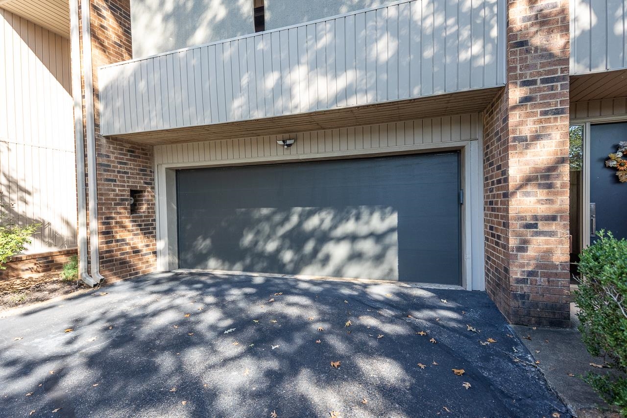 356 CLOVE DR