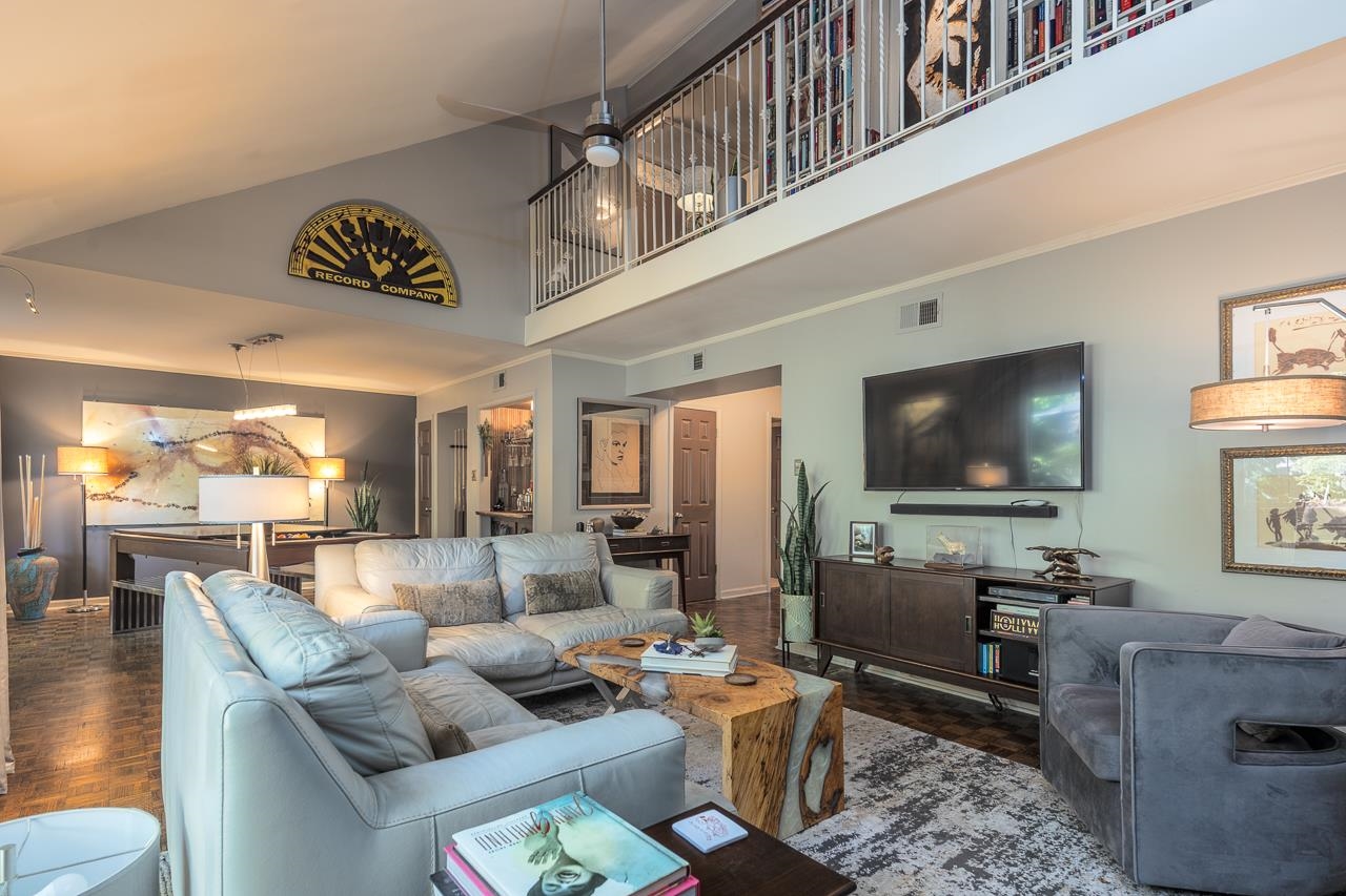 356 CLOVE DR