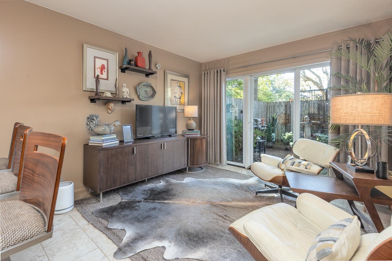 356 CLOVE DR