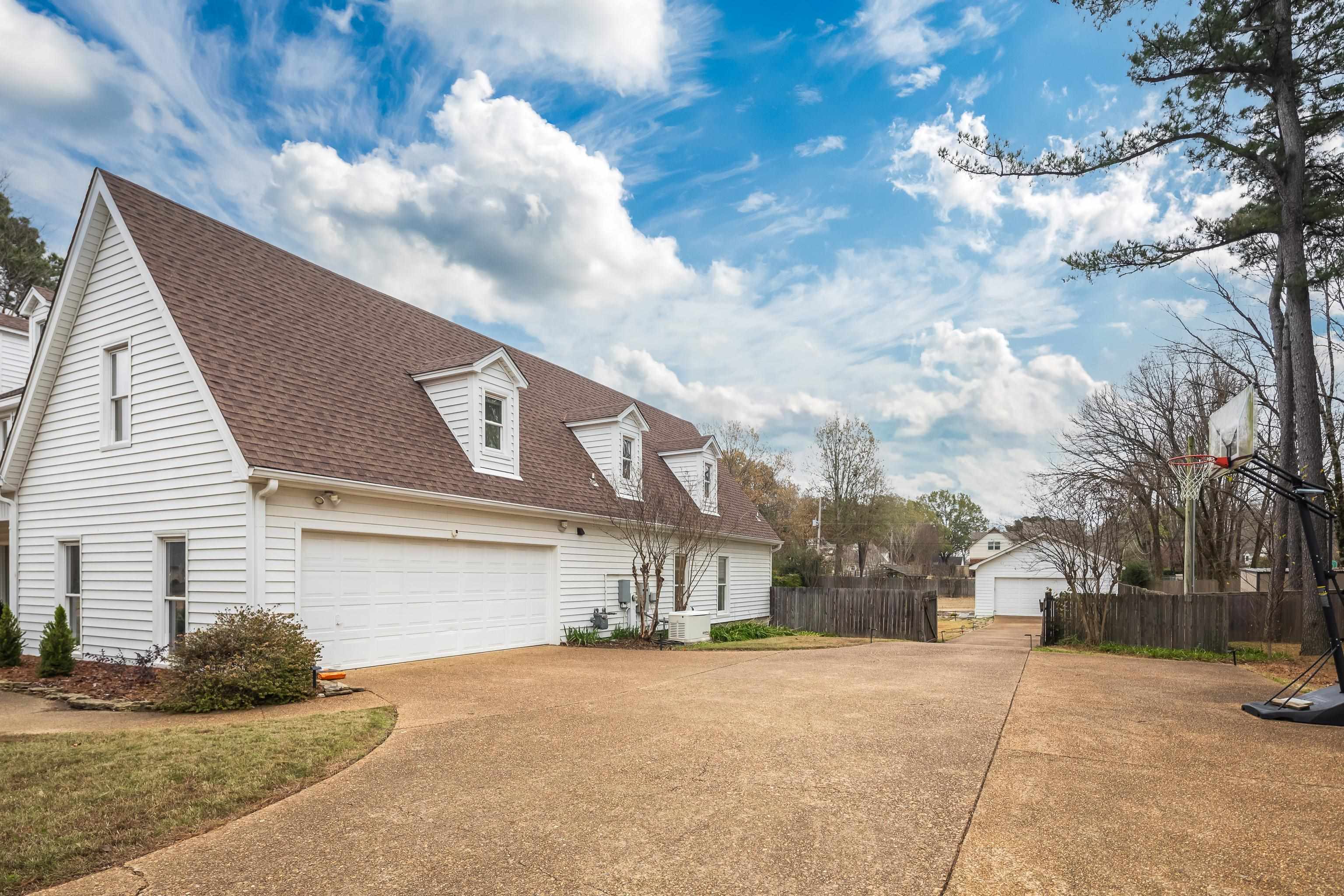 3056 COUNTRY PLACE DR W