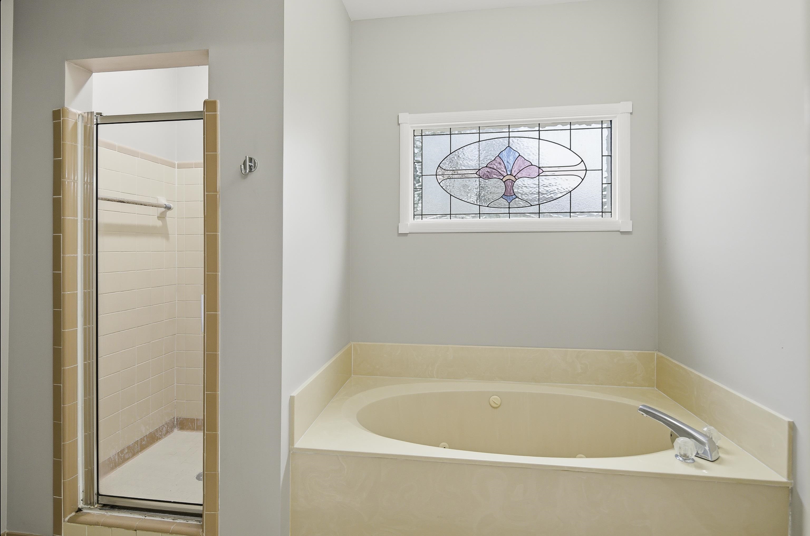 3056 COUNTRY PLACE DR W