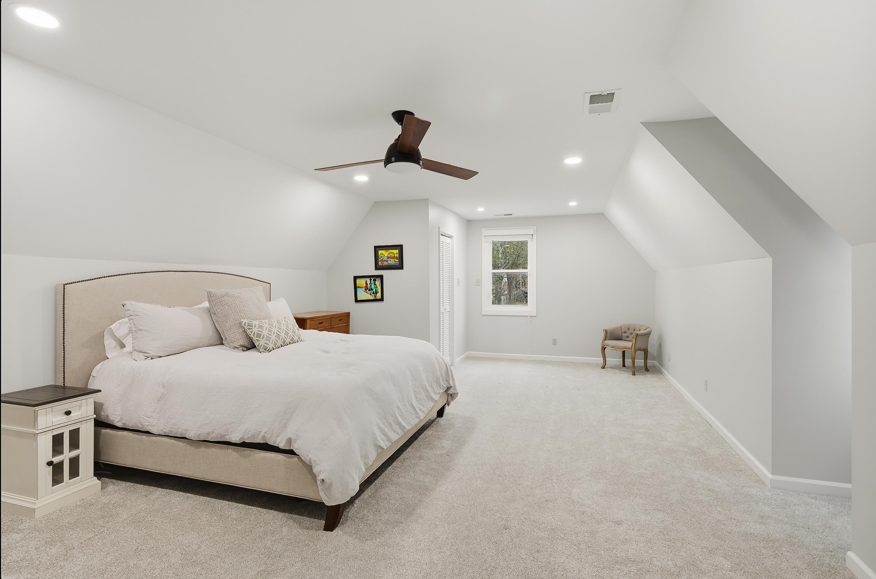 3056 COUNTRY PLACE DR W