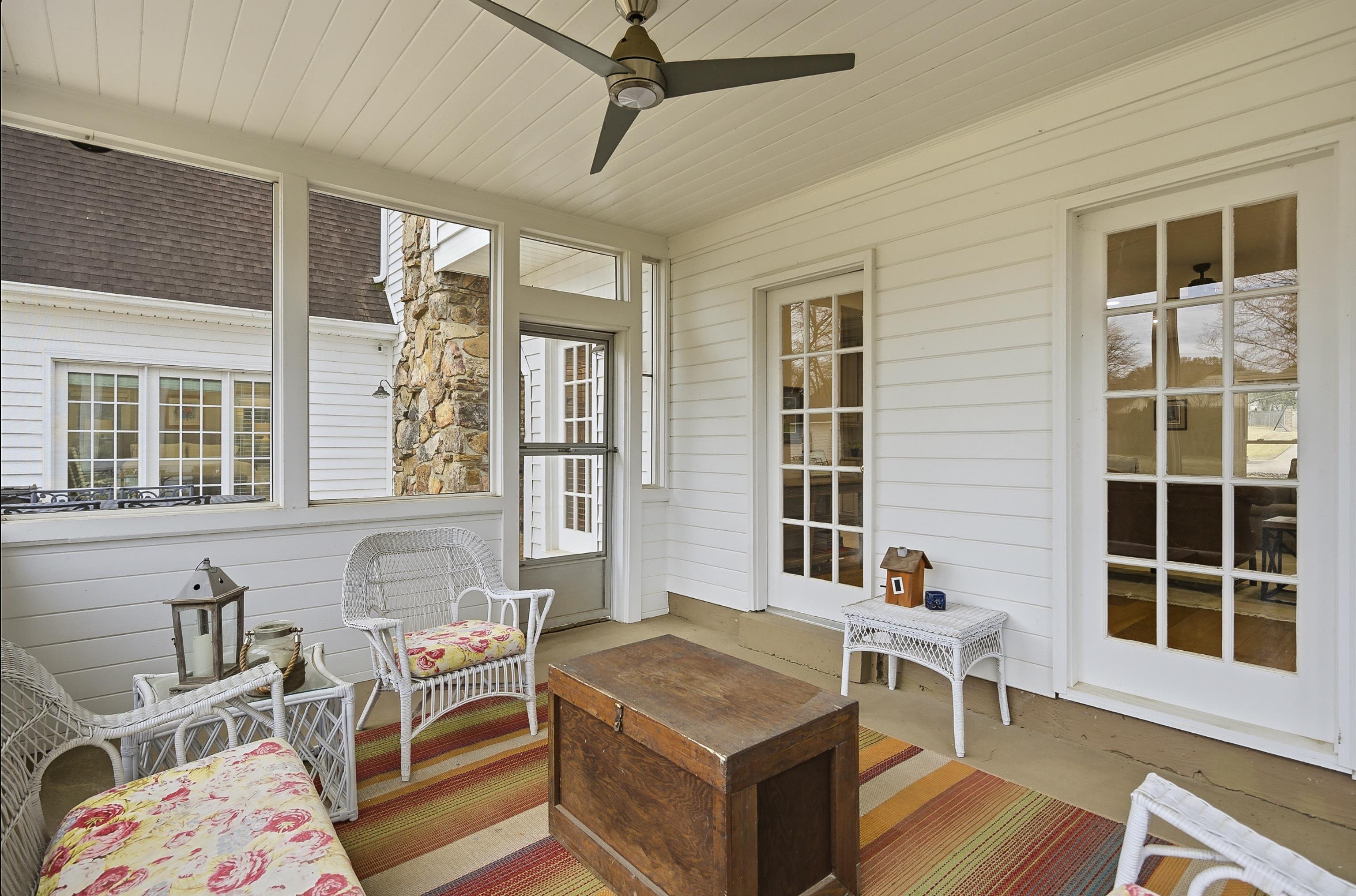 3056 COUNTRY PLACE DR W