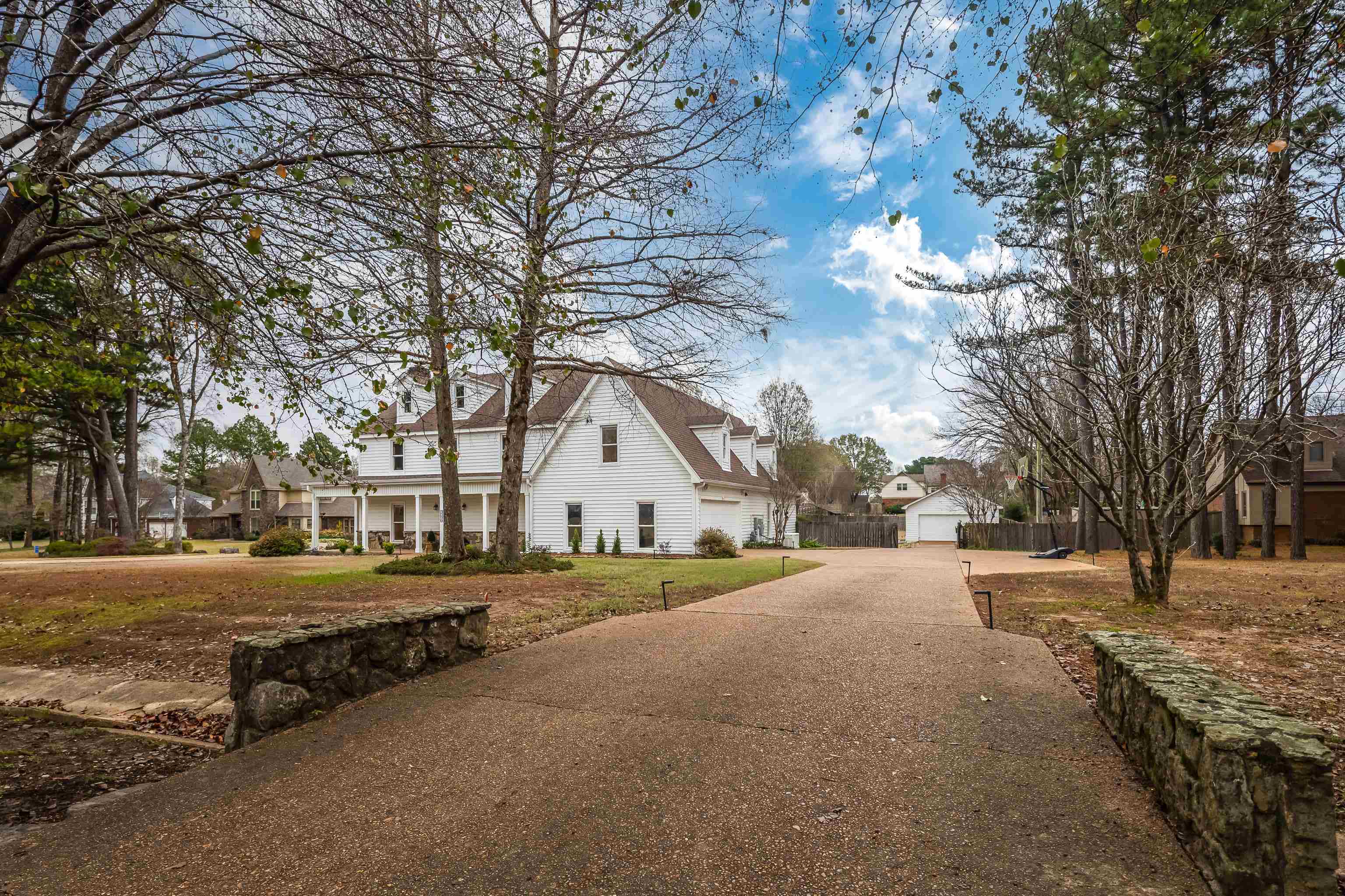 3056 COUNTRY PLACE DR W