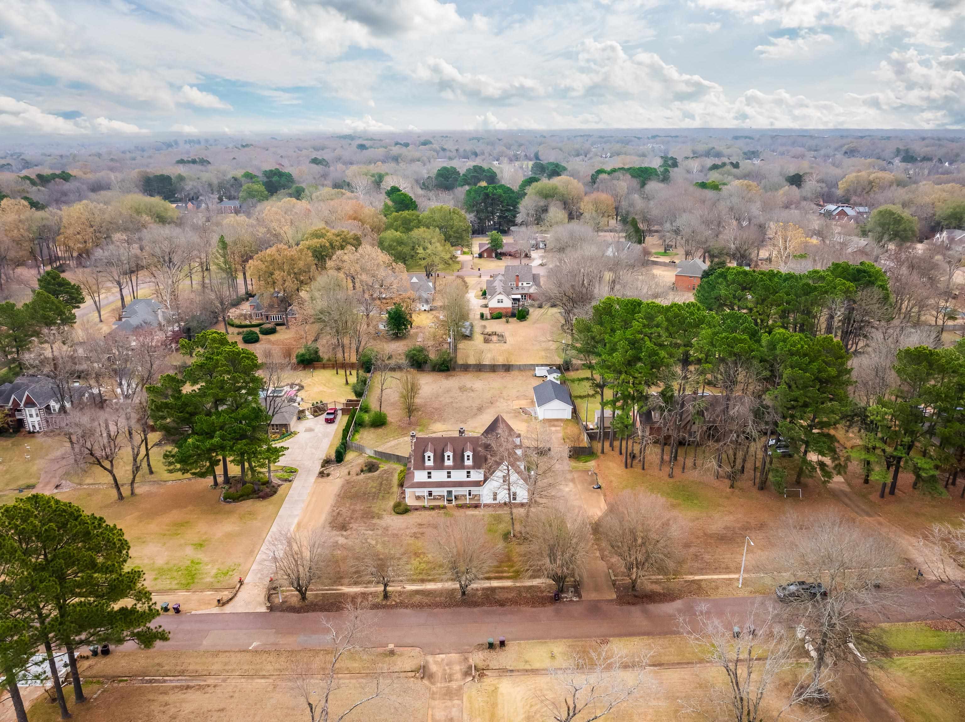 3056 COUNTRY PLACE DR W