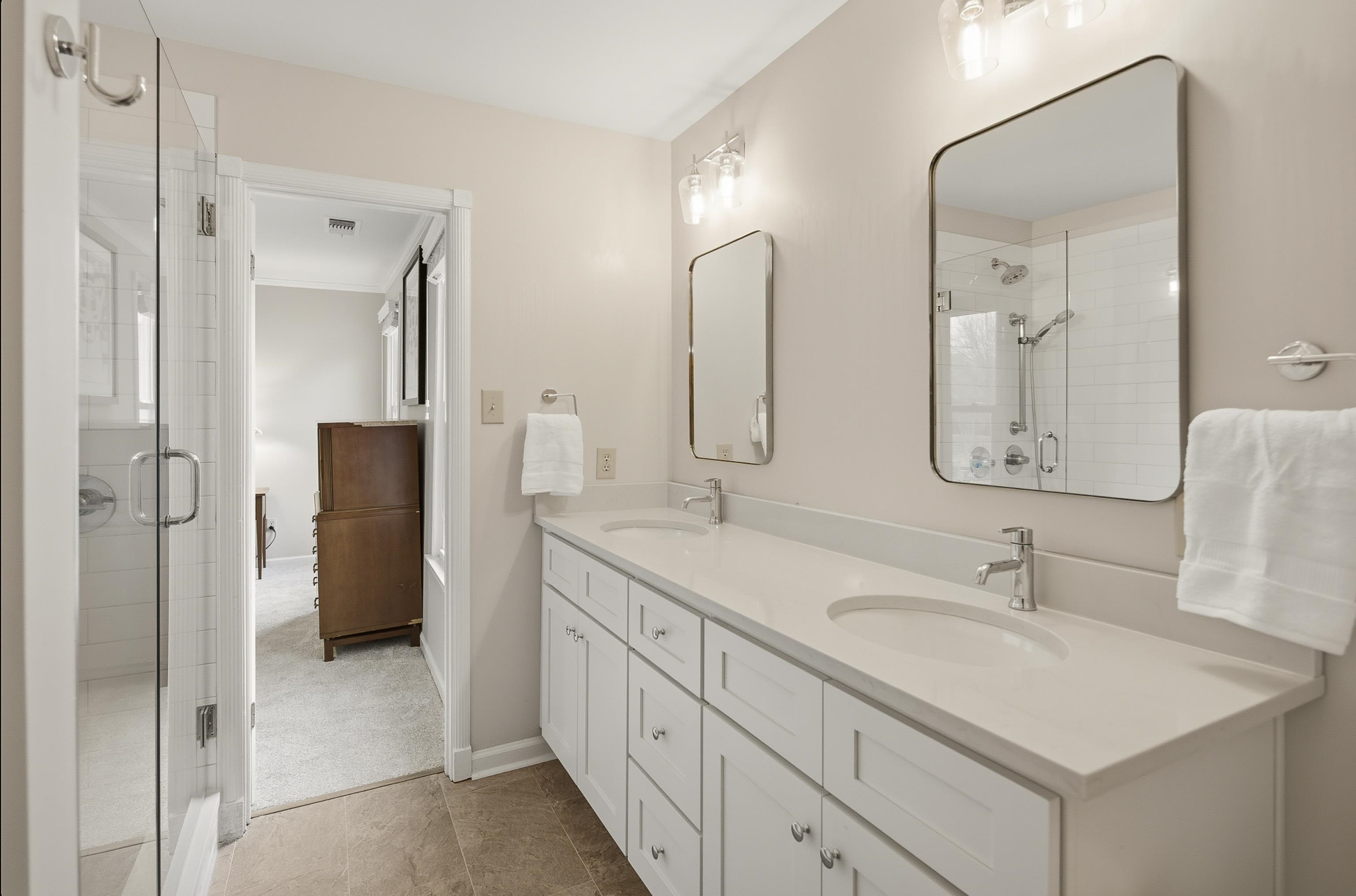 3056 COUNTRY PLACE DR W