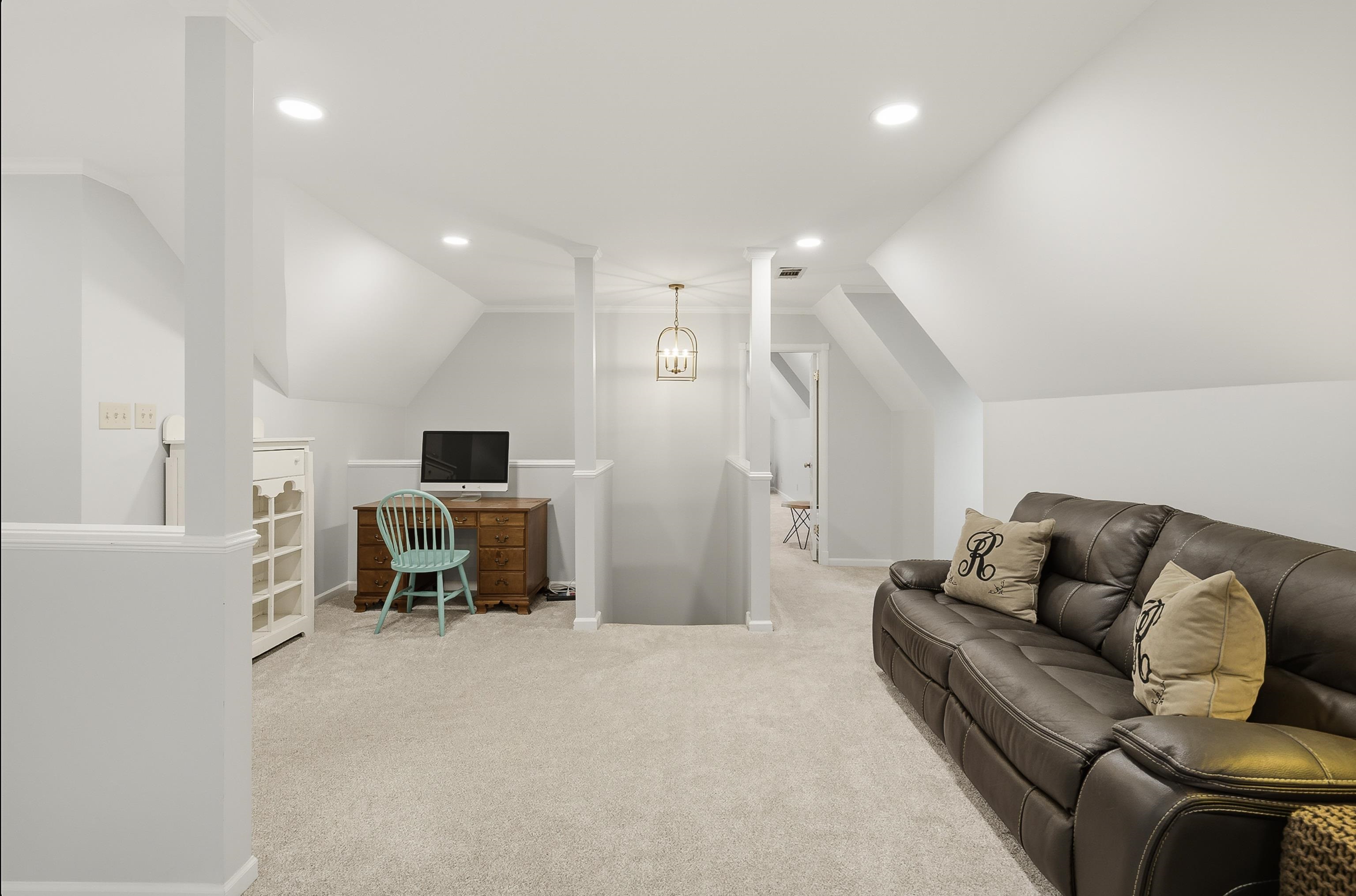 3056 COUNTRY PLACE DR W