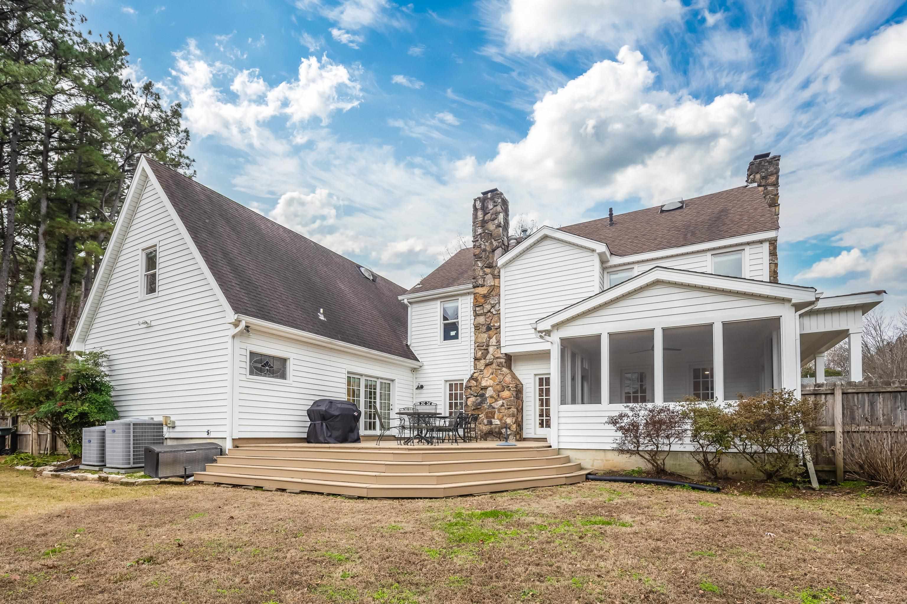 3056 COUNTRY PLACE DR W