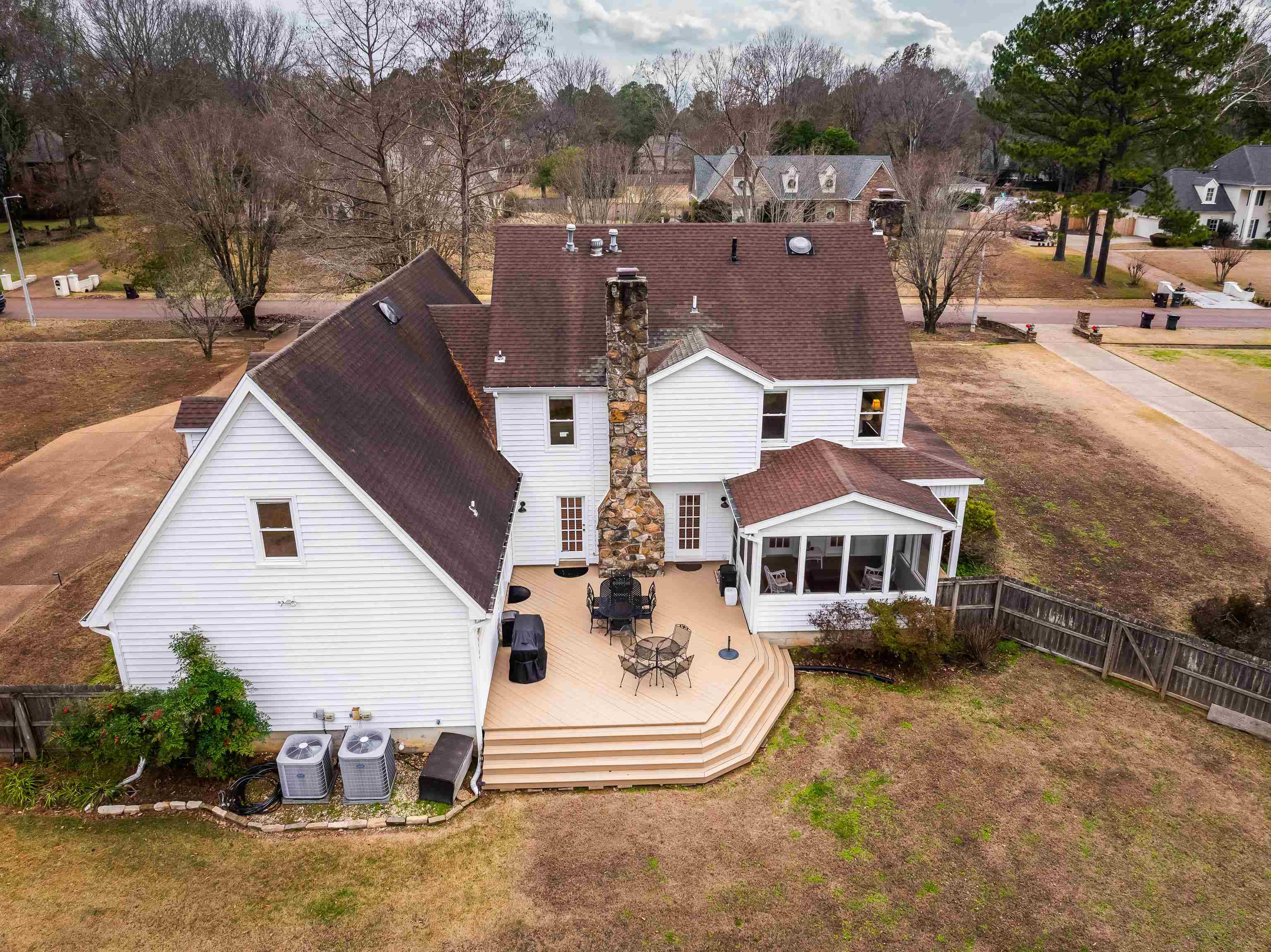 3056 COUNTRY PLACE DR W