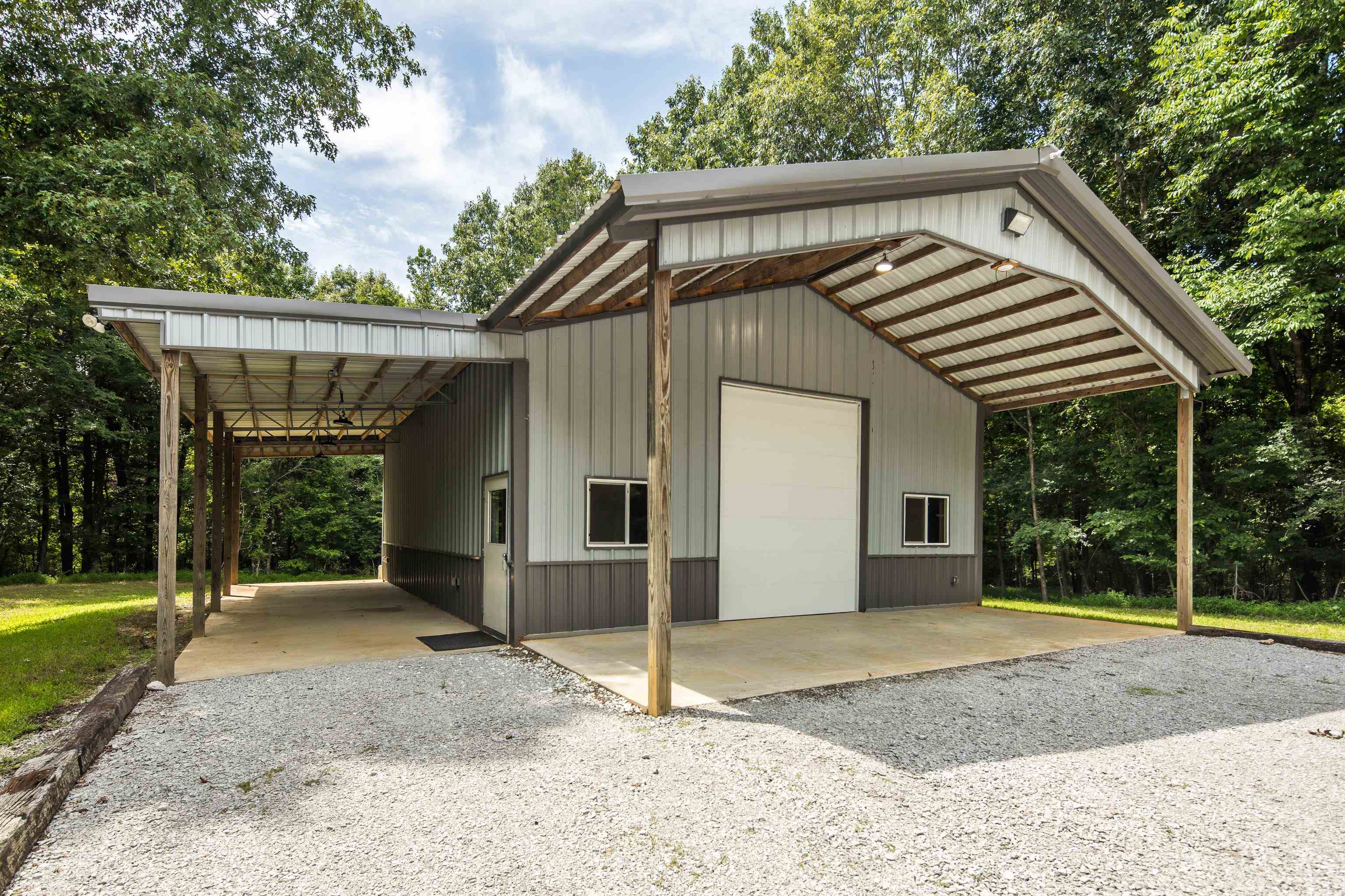 2720 DONELSON DR