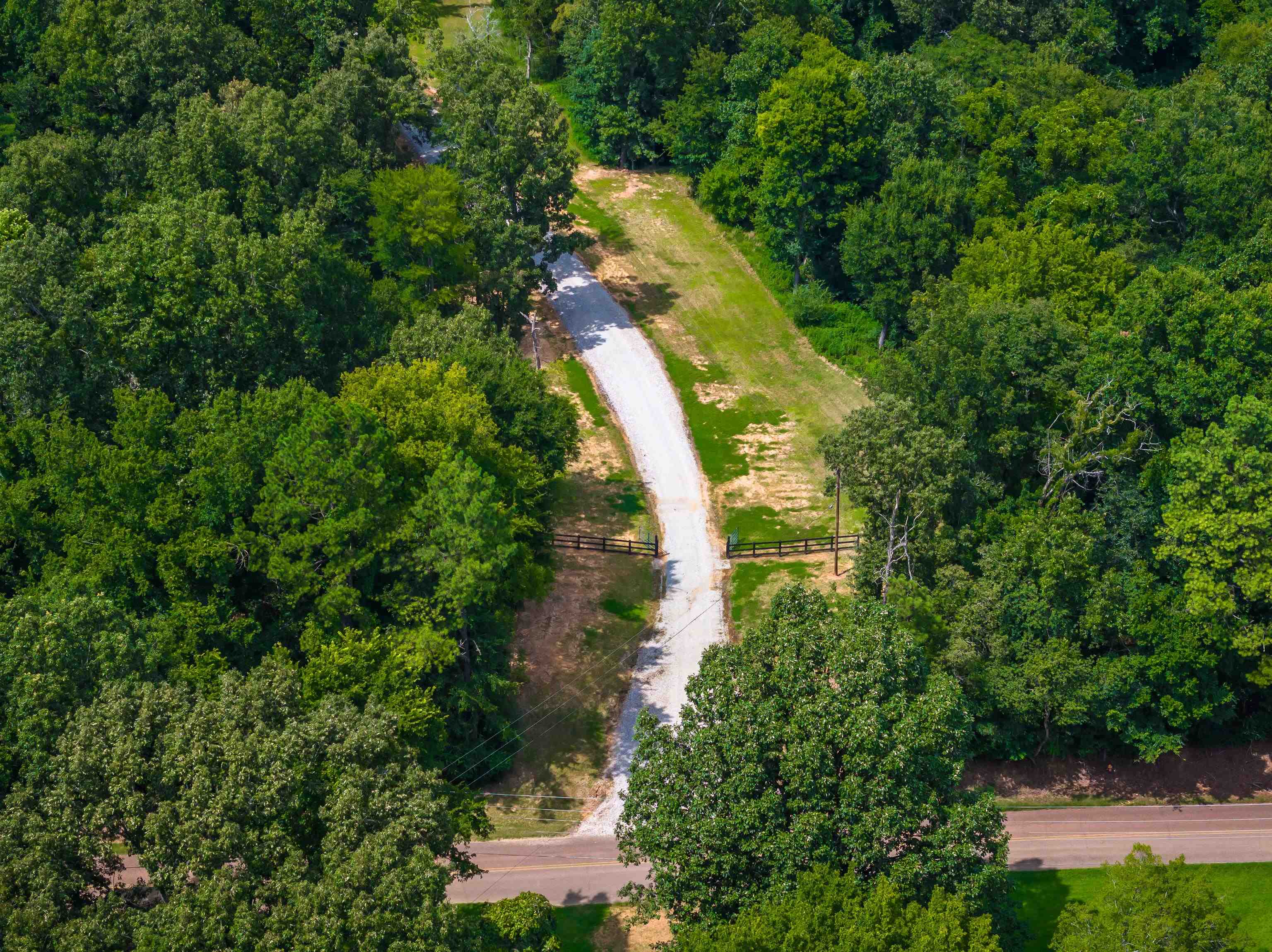 2720 DONELSON DR