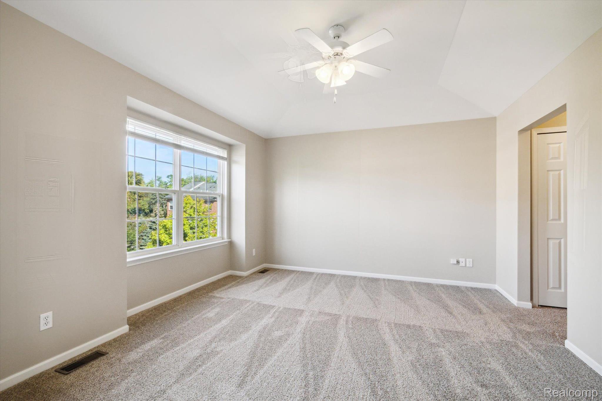 22021 PARKVIEW Drive
