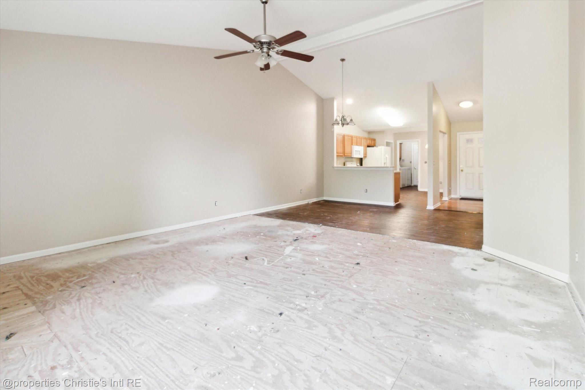 22837 WOODCREEK Drive