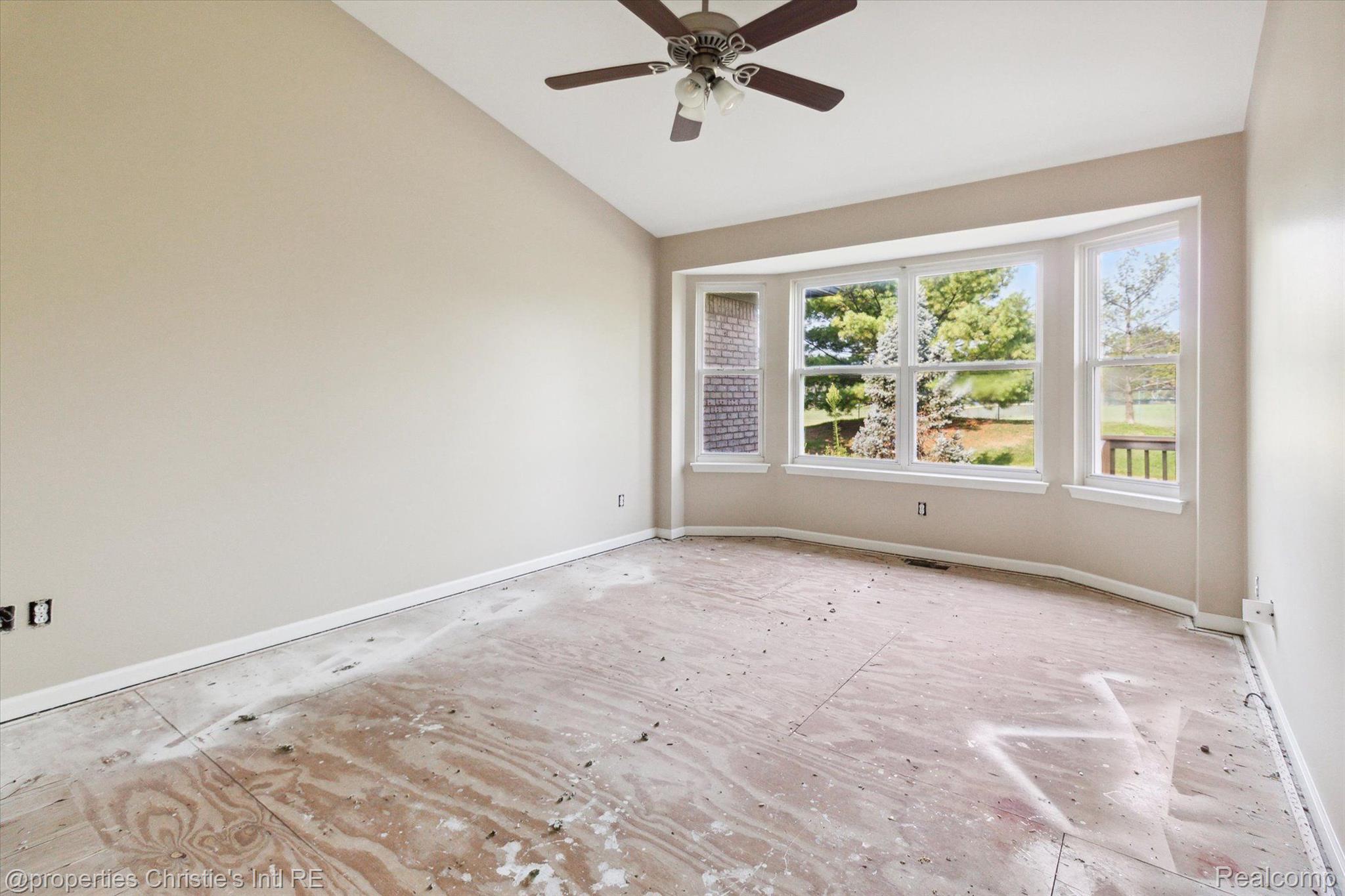 22837 WOODCREEK Drive