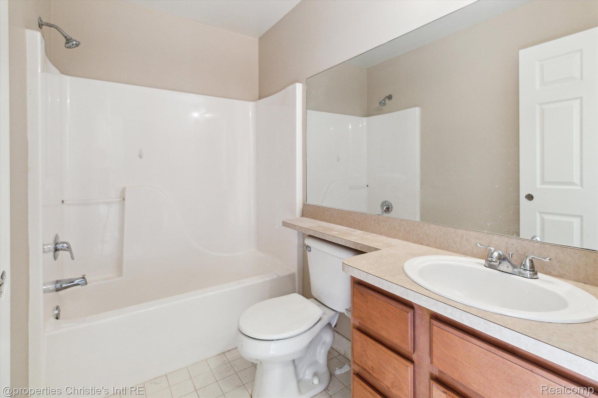 22837 WOODCREEK Drive