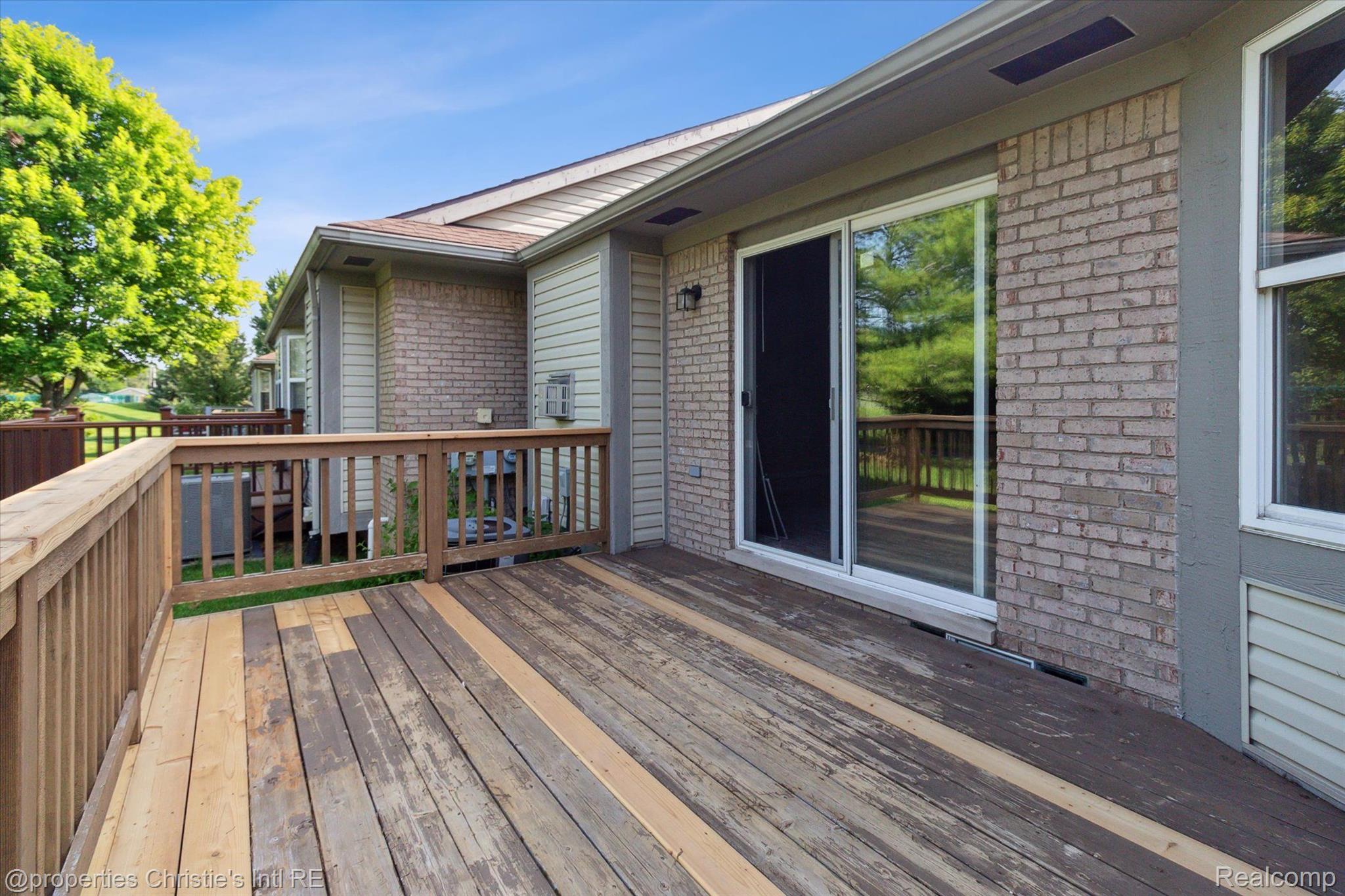 22837 WOODCREEK Drive