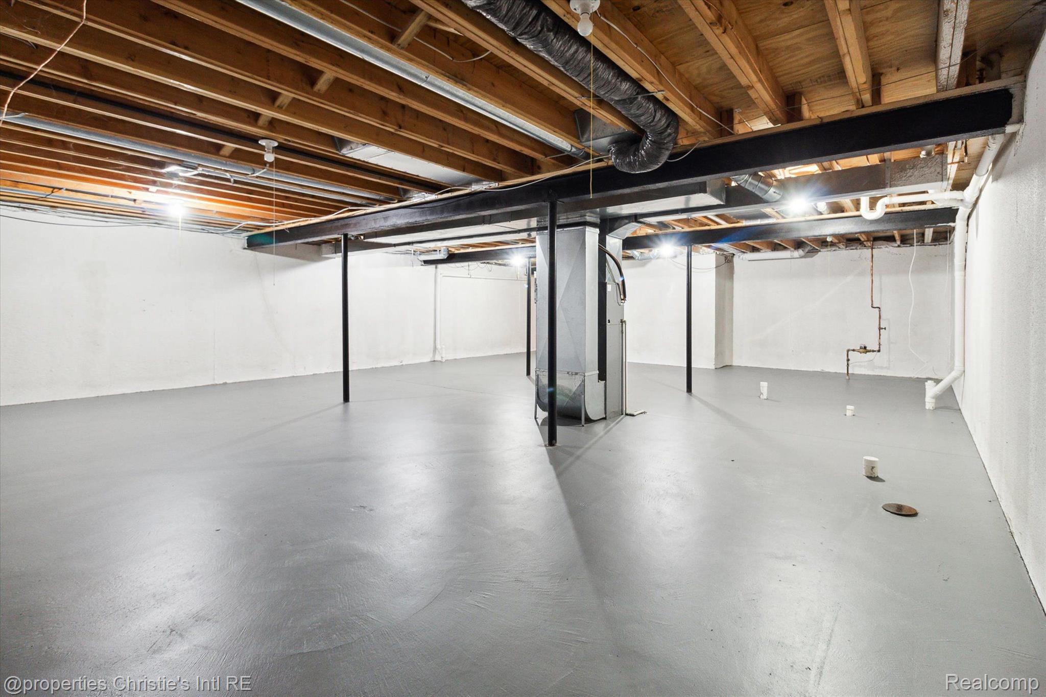 22837 WOODCREEK Drive