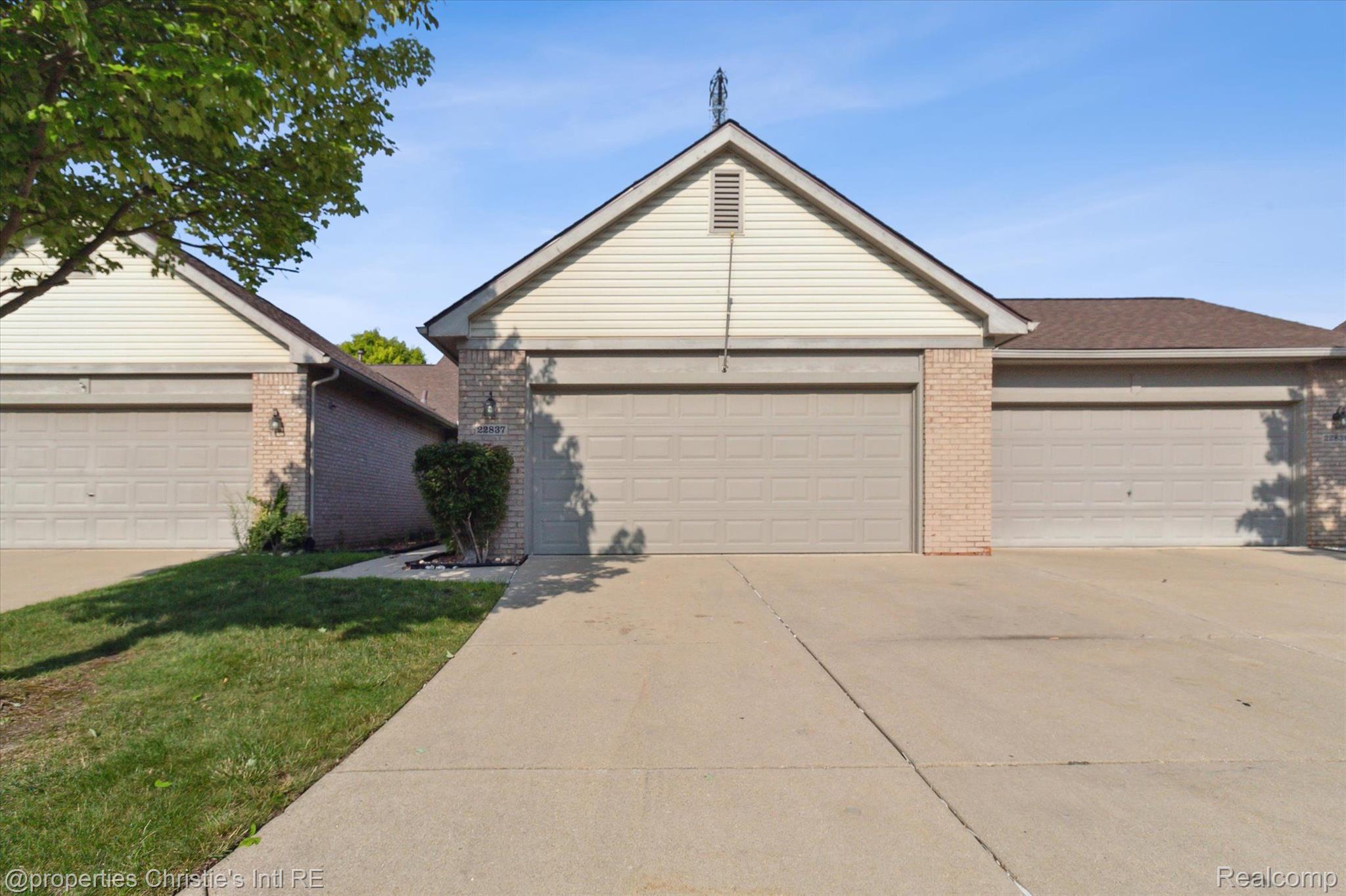 22837 WOODCREEK Drive