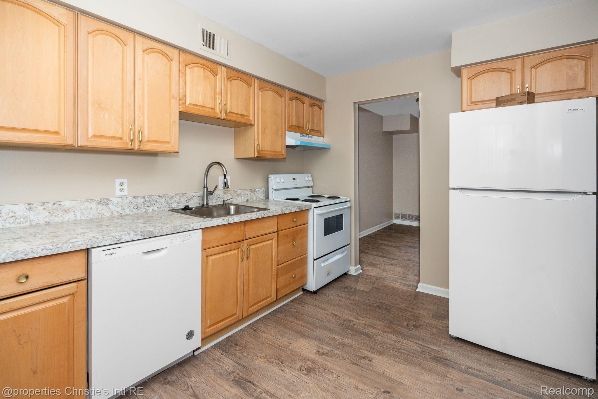 33829 PONDVIEW Circle