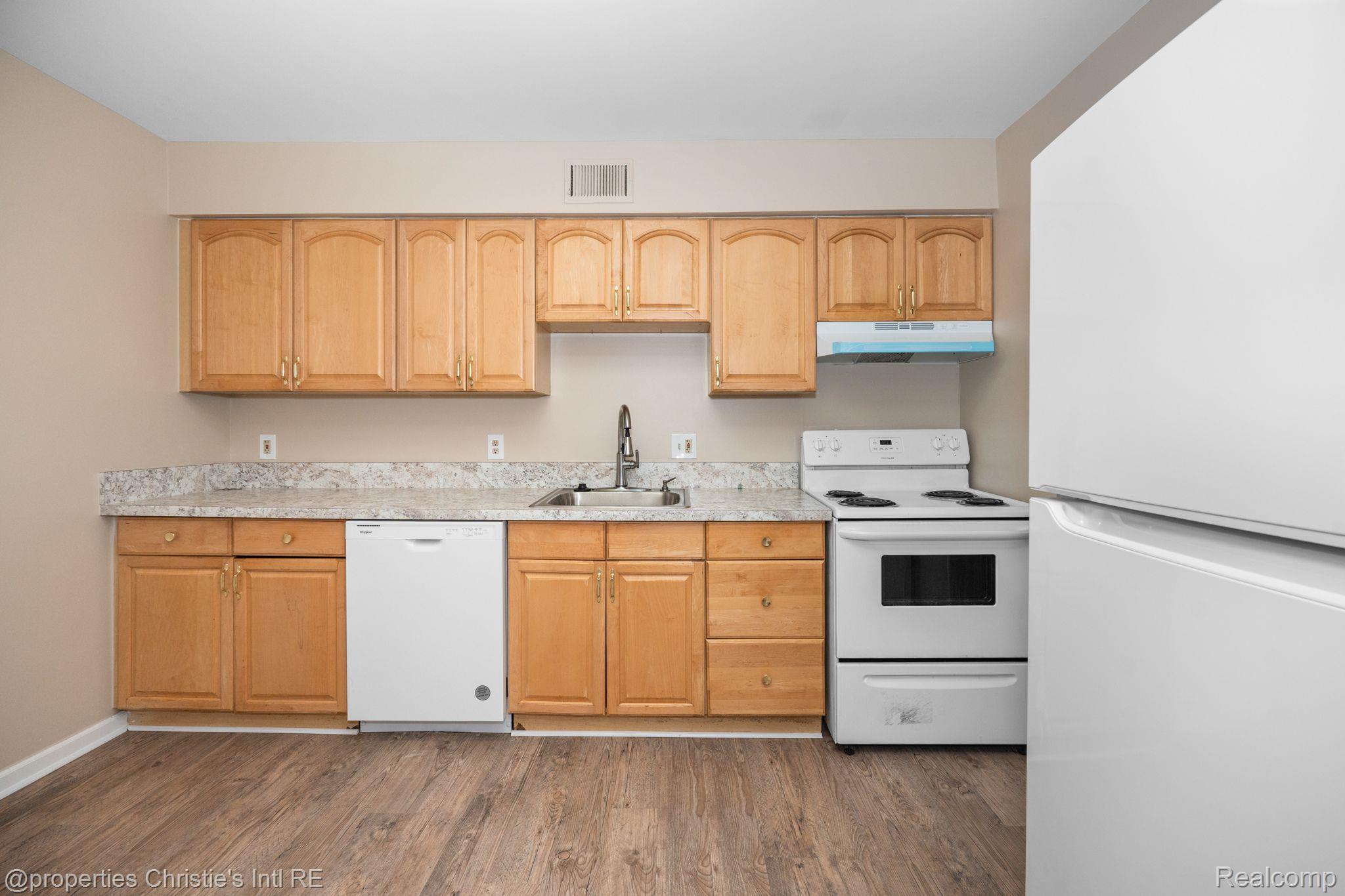 33829 PONDVIEW Circle