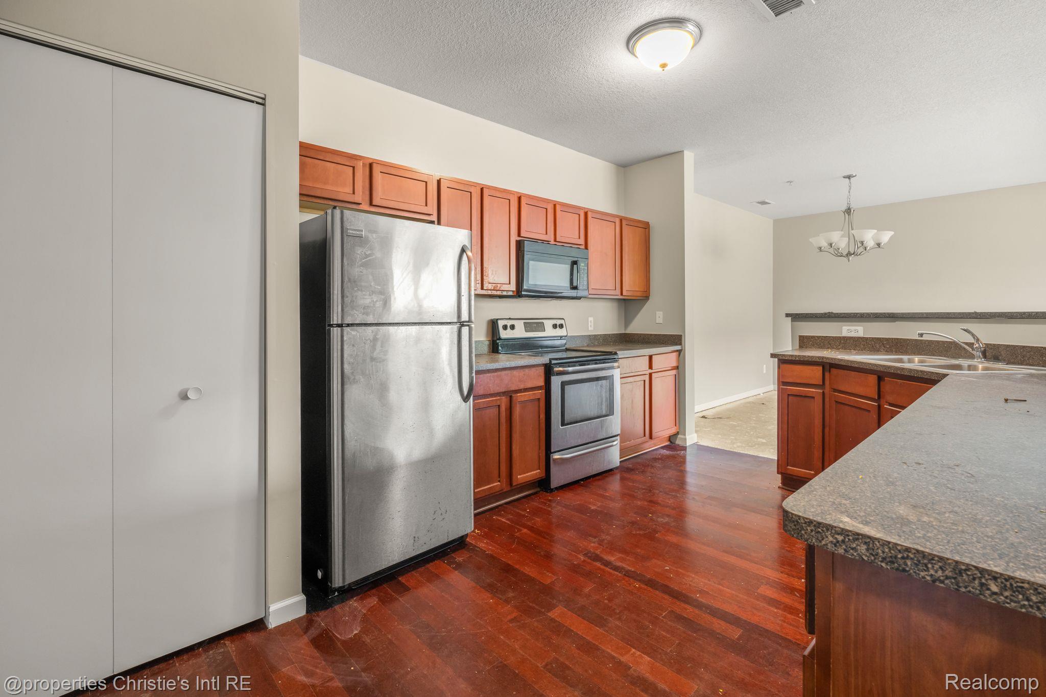 23434 RIDGEVIEW Street