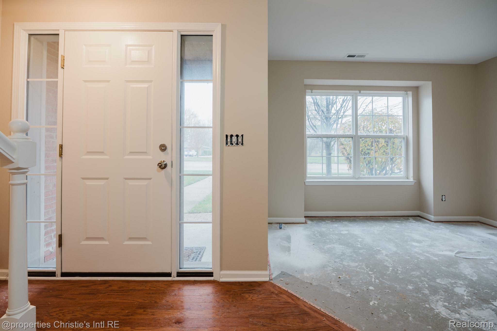 22017 PARKVIEW Drive