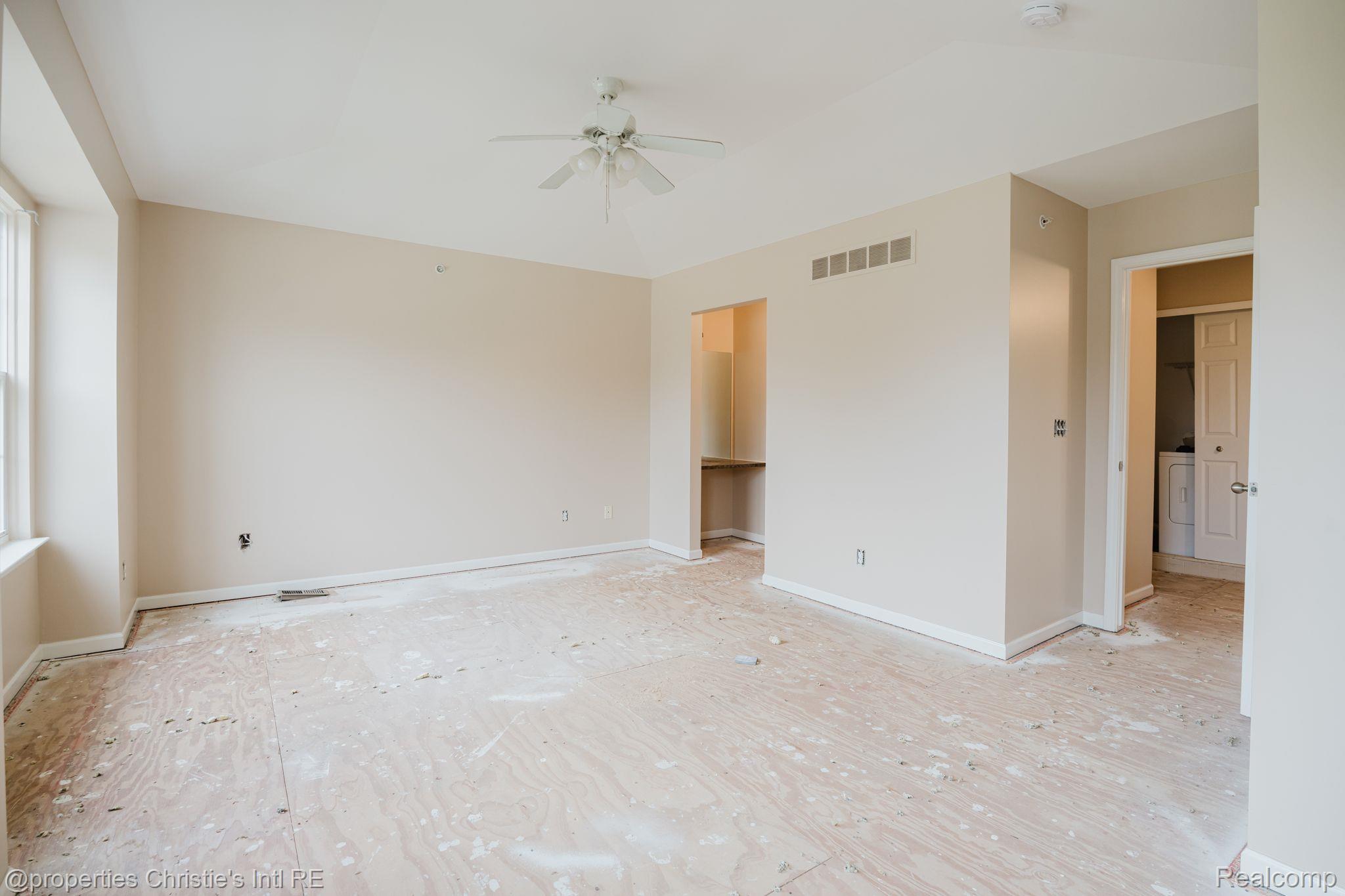 22017 PARKVIEW Drive