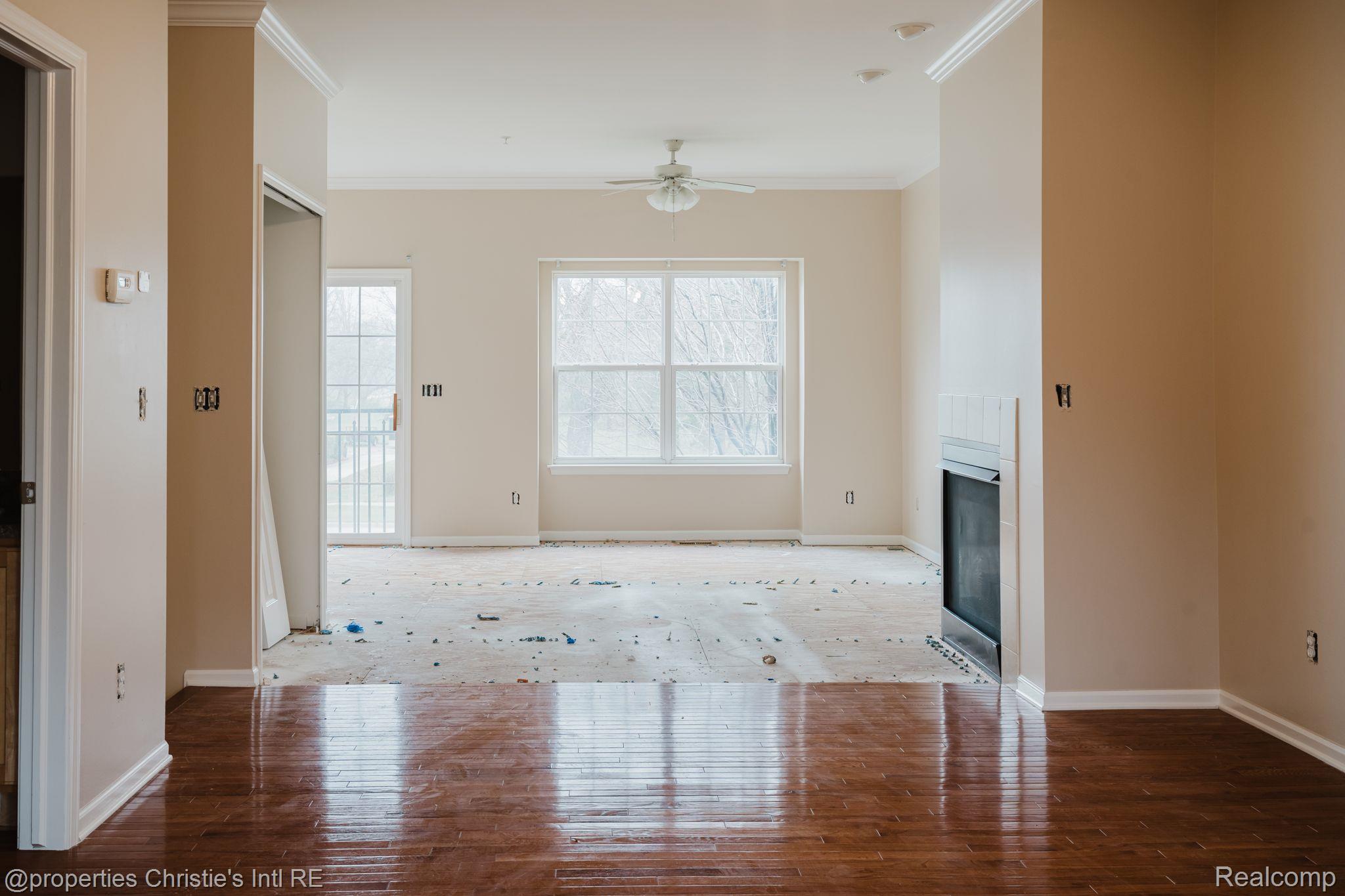 22017 PARKVIEW Drive